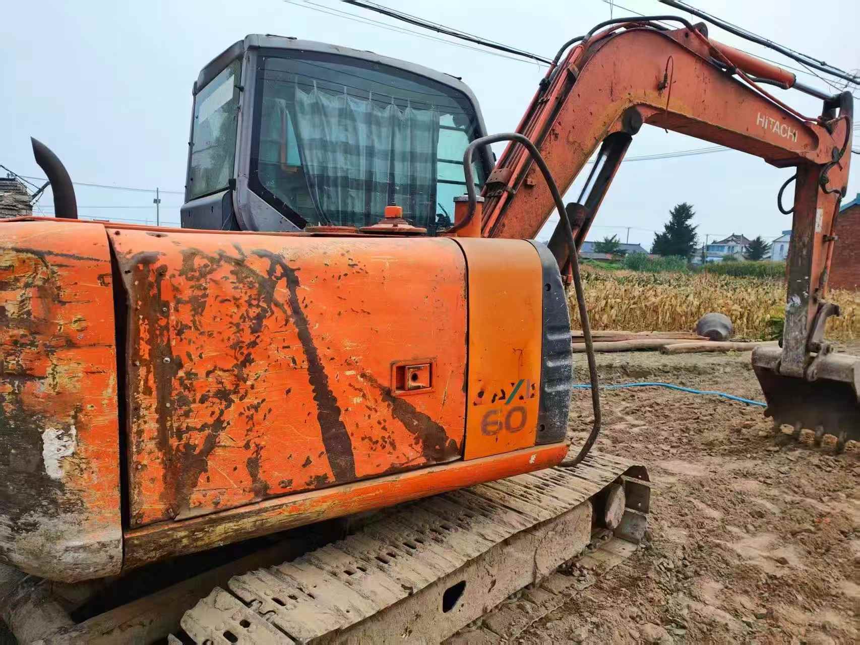 Comprar Hitachi EX60-6 Usado Escavadeira