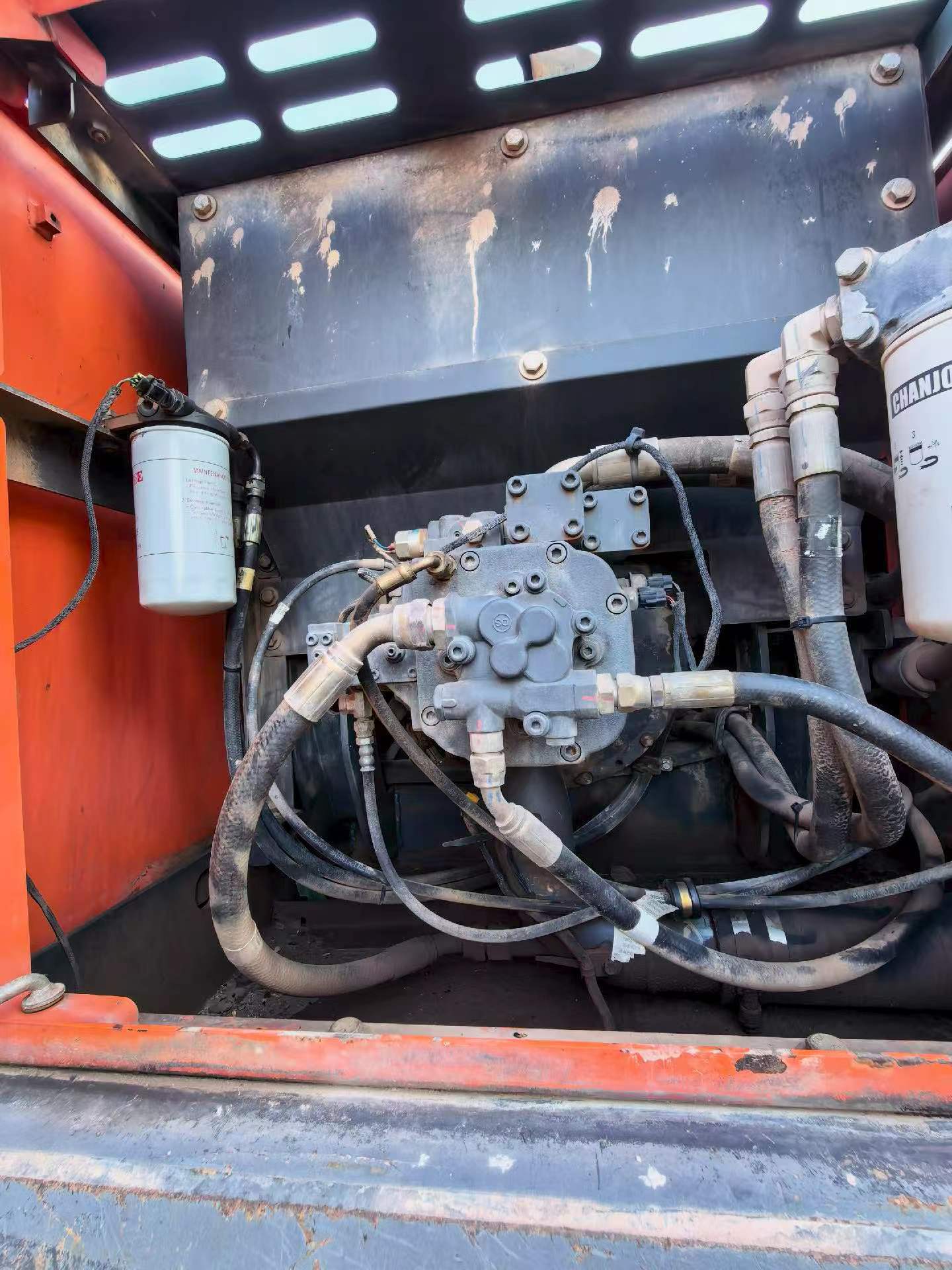 Buy Doosan DH215-7 Used Excavator / 2 Buy Doosan DH215-7 Used Excavator / 2
