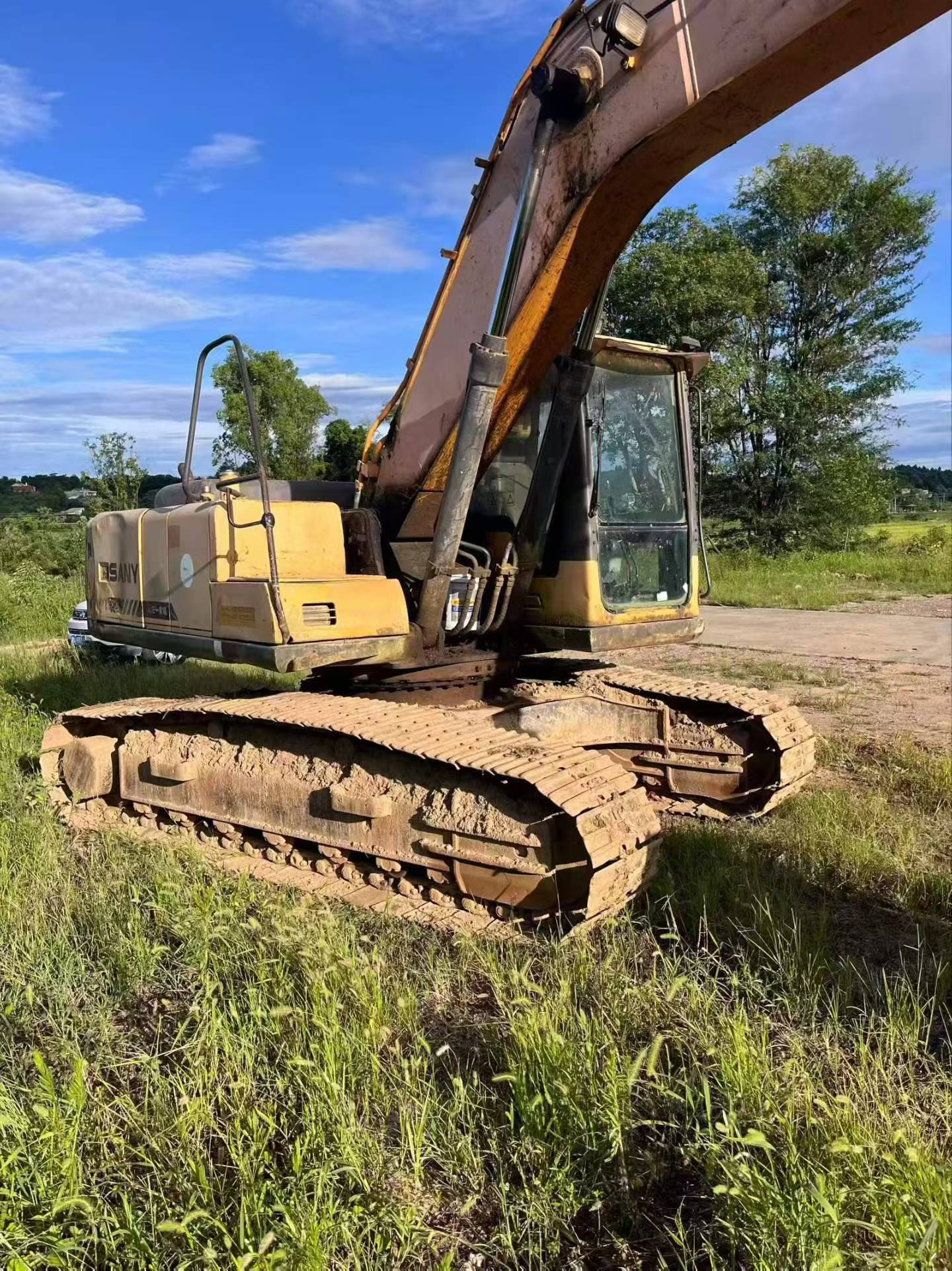Buy Sany SY205C-8 Used Excavator / 3 Buy Sany SY205C-8 Used Excavator / 3
