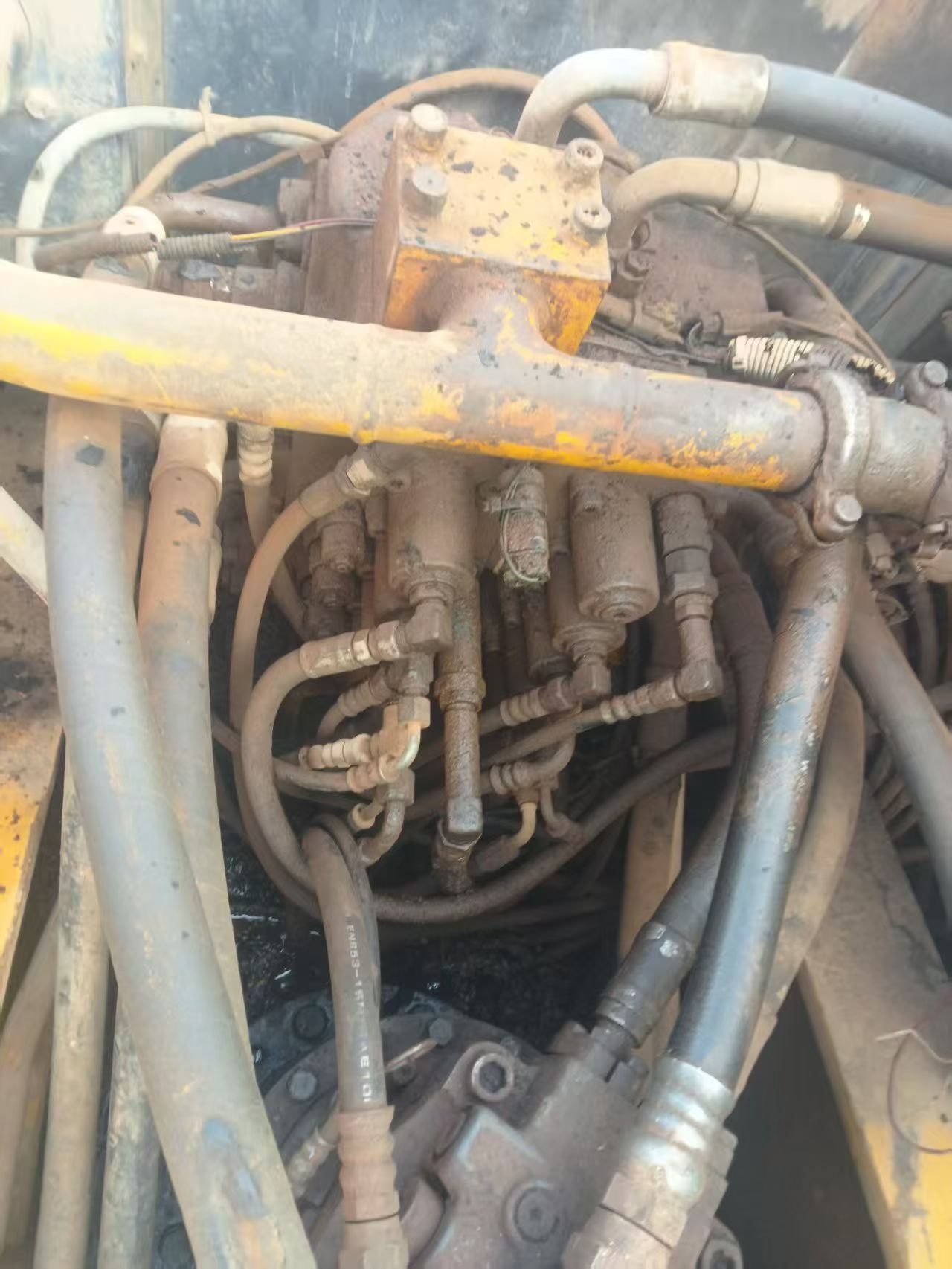 Buy Kato 820-3SP Used Excavator / 6 Buy Kato 820-3SP Used Excavator / 6