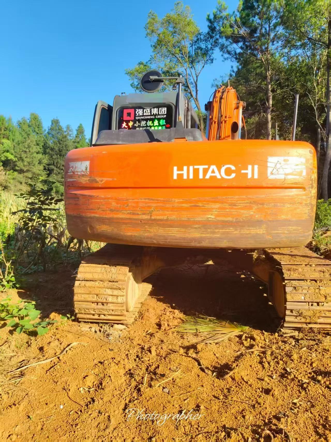 Buy Hitachi EX130 Used Excavator / 1