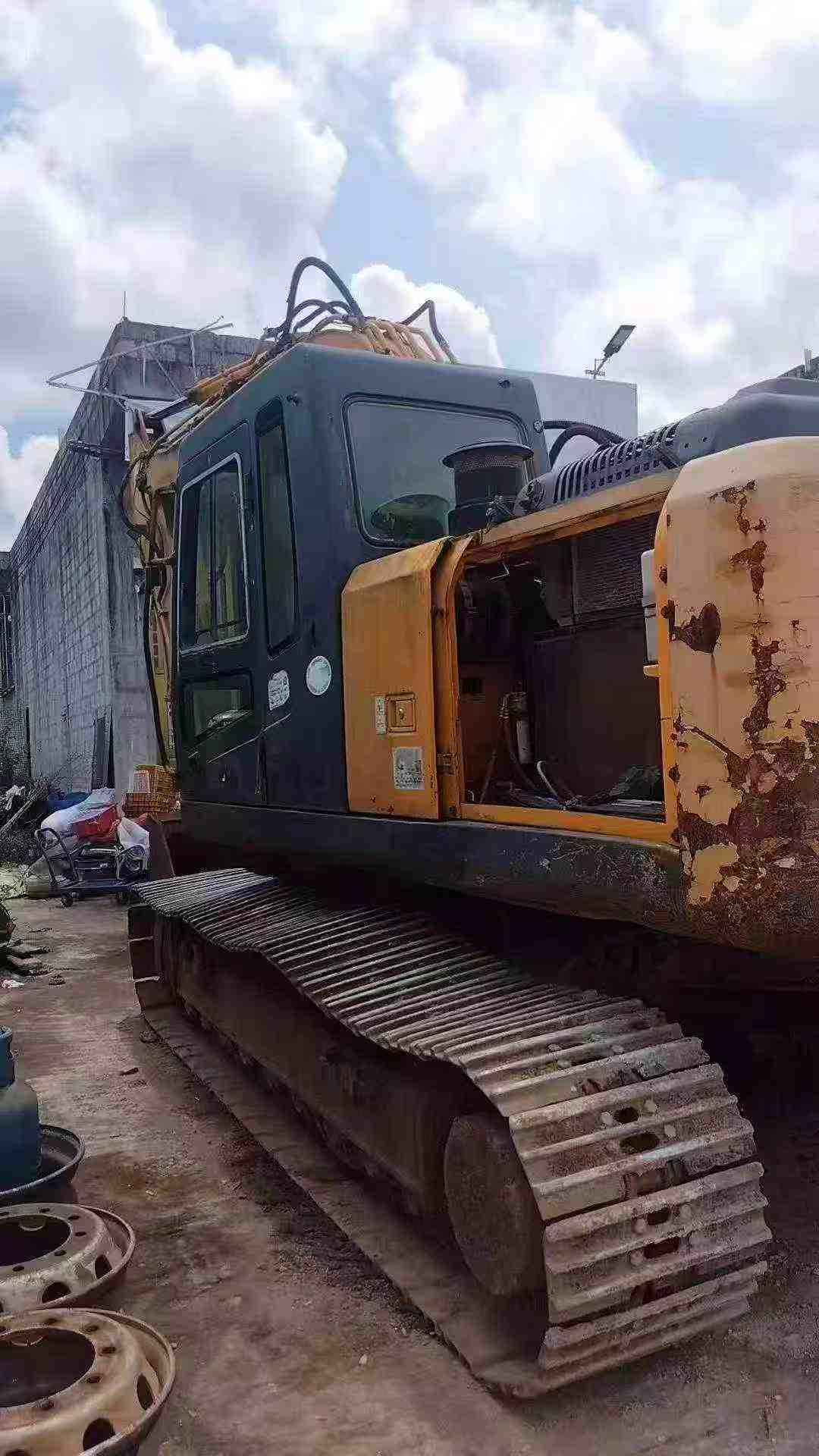 Buy Hyundai R225-7 Used Excavator / 6 Buy Hyundai R225-7 Used Excavator / 6