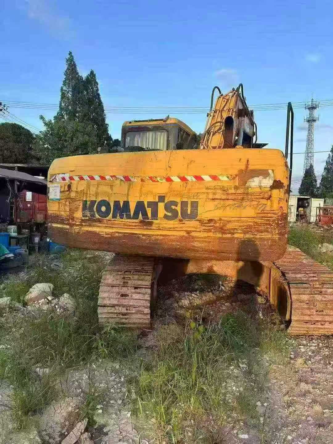 Buy Komatsu PC200-7 Used Excavator / 2 Buy Komatsu PC200-7 Used Excavator / 2