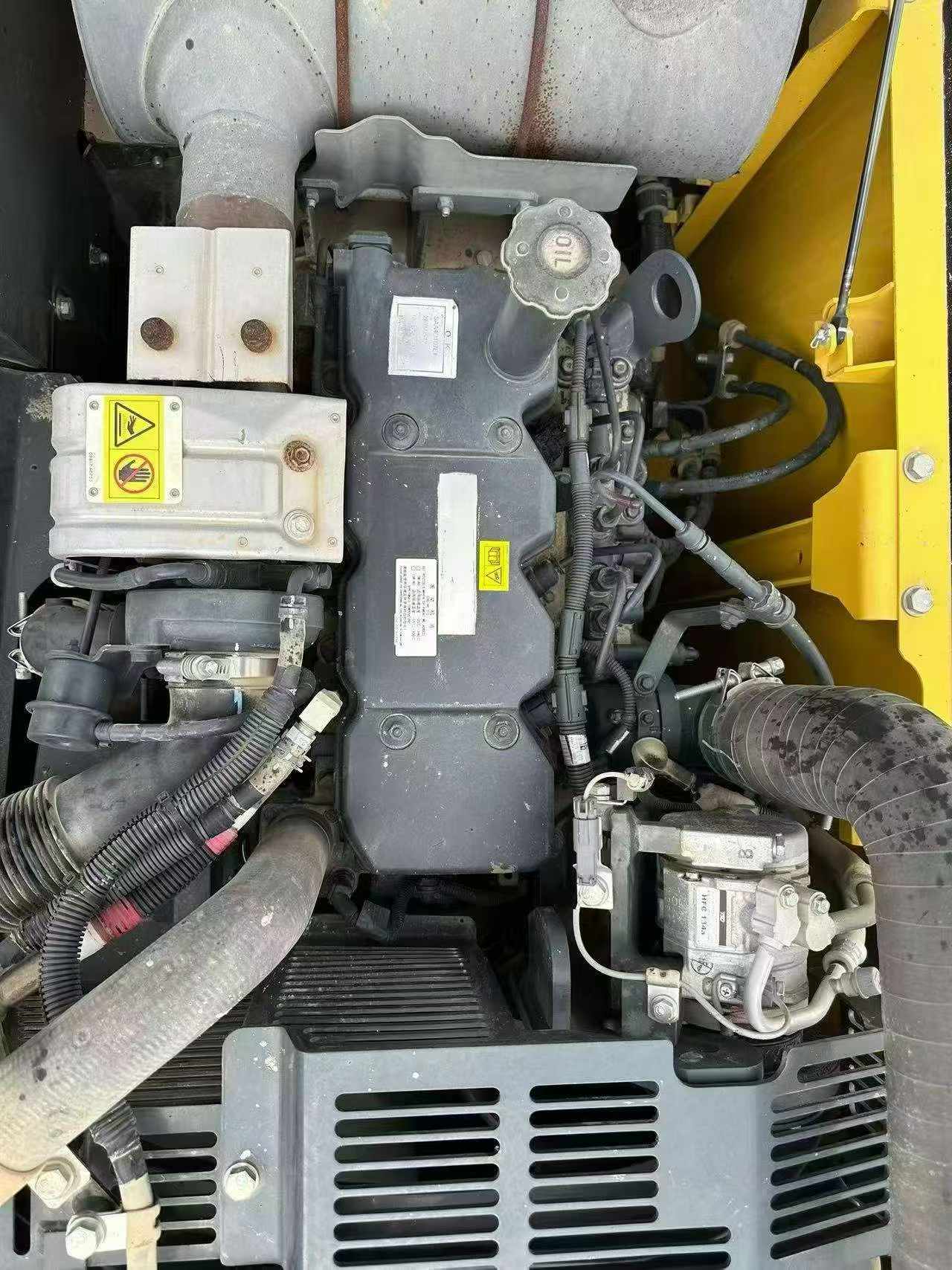 Compre Excavadora Komatsu PC200-10 Usada / 2