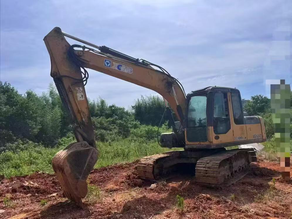 Buy XCMG XE150 Used Excavator / 1