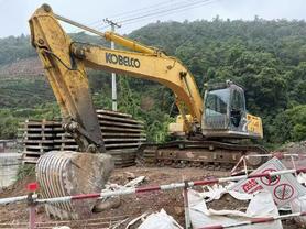 Buy Kobelco SK270D Used Excavator / 2 Buy Kobelco SK270D Used Excavator / 2