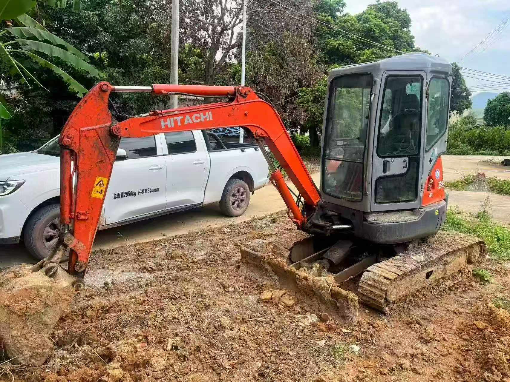 Buy Hitachi EX35 Used Excavator / 1