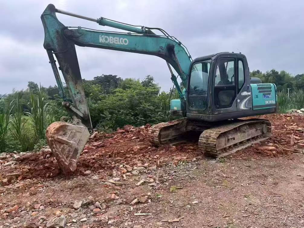 Buy Kobelco SK140 Used Excavator / 2