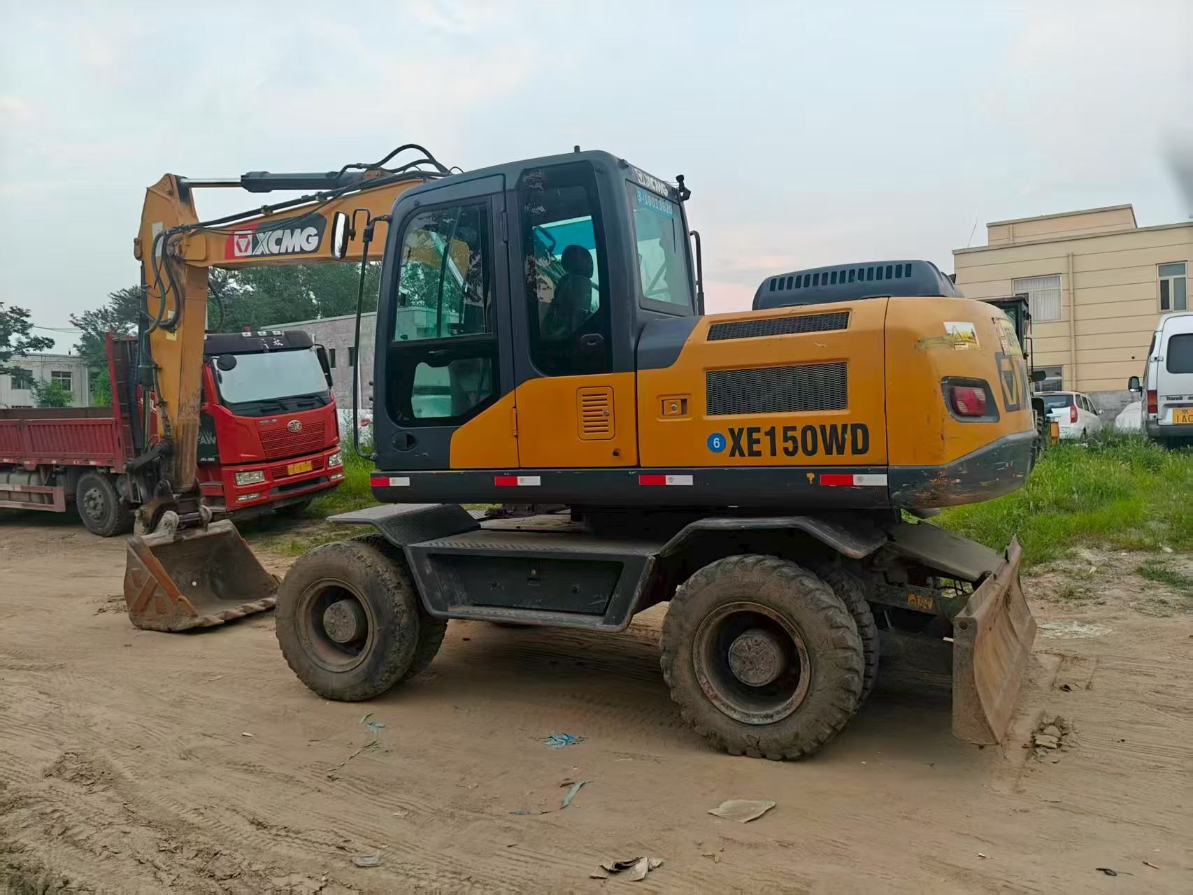 Buy XCMG XE150 Used Excavator / 2 Buy XCMG XE150 Used Excavator / 2