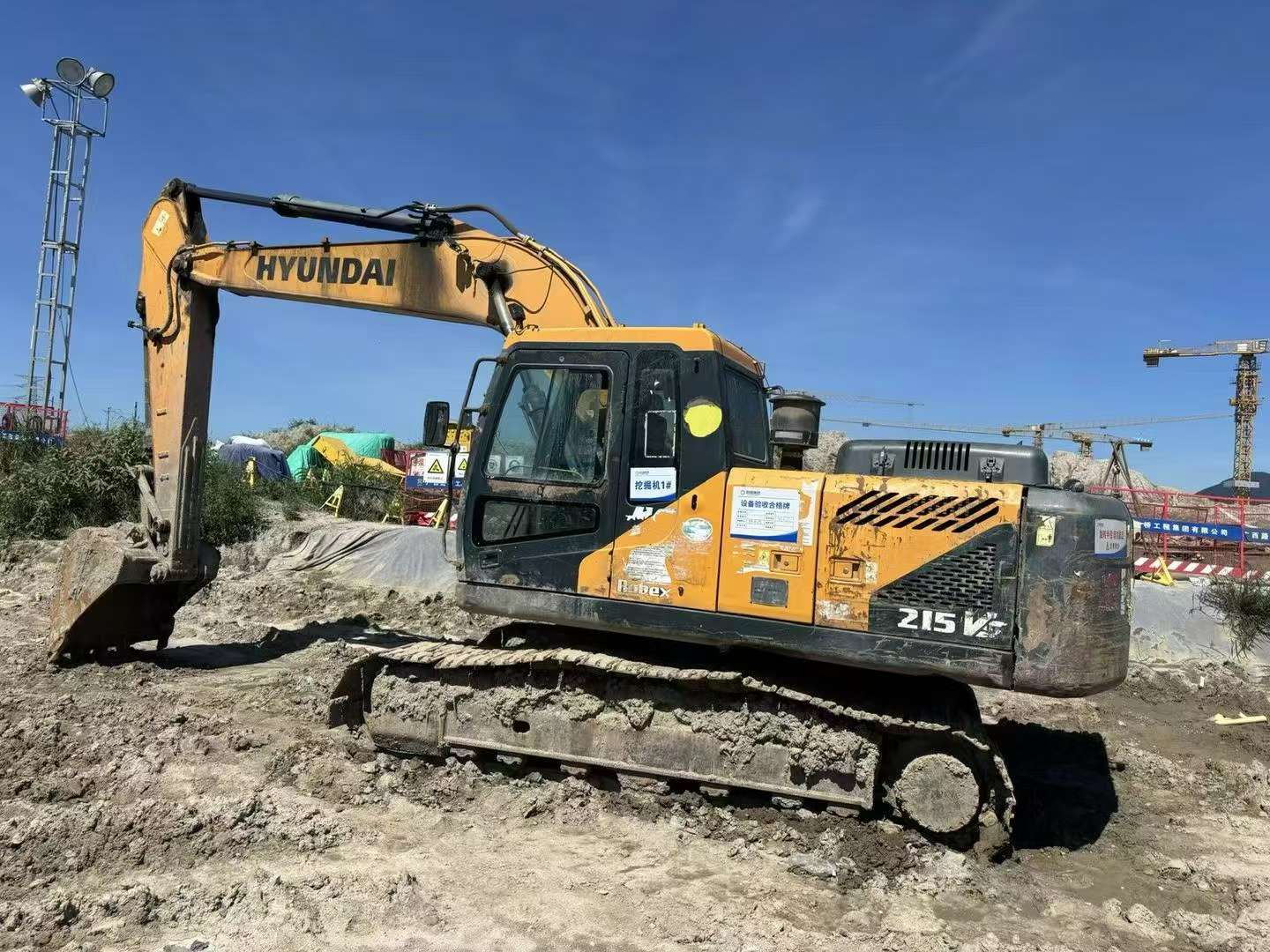 Buy Hyundai R215VS Used Excavator / 1