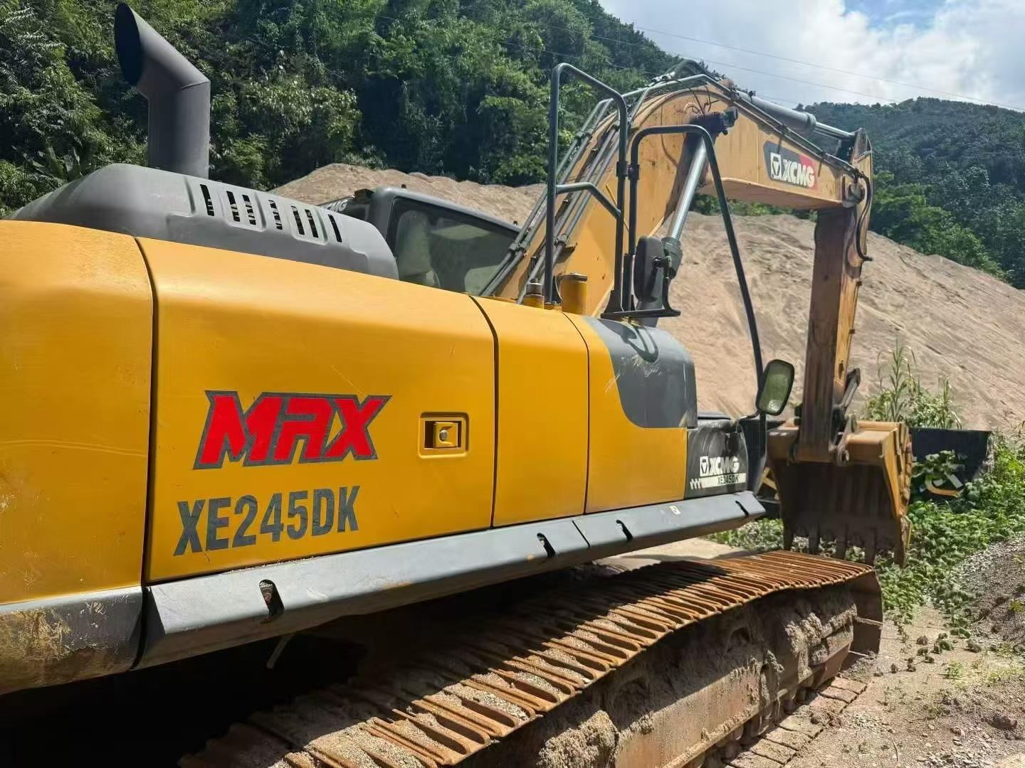 Buy XCMG XE245D Used Excavator / 2 Buy XCMG XE245D Used Excavator / 2