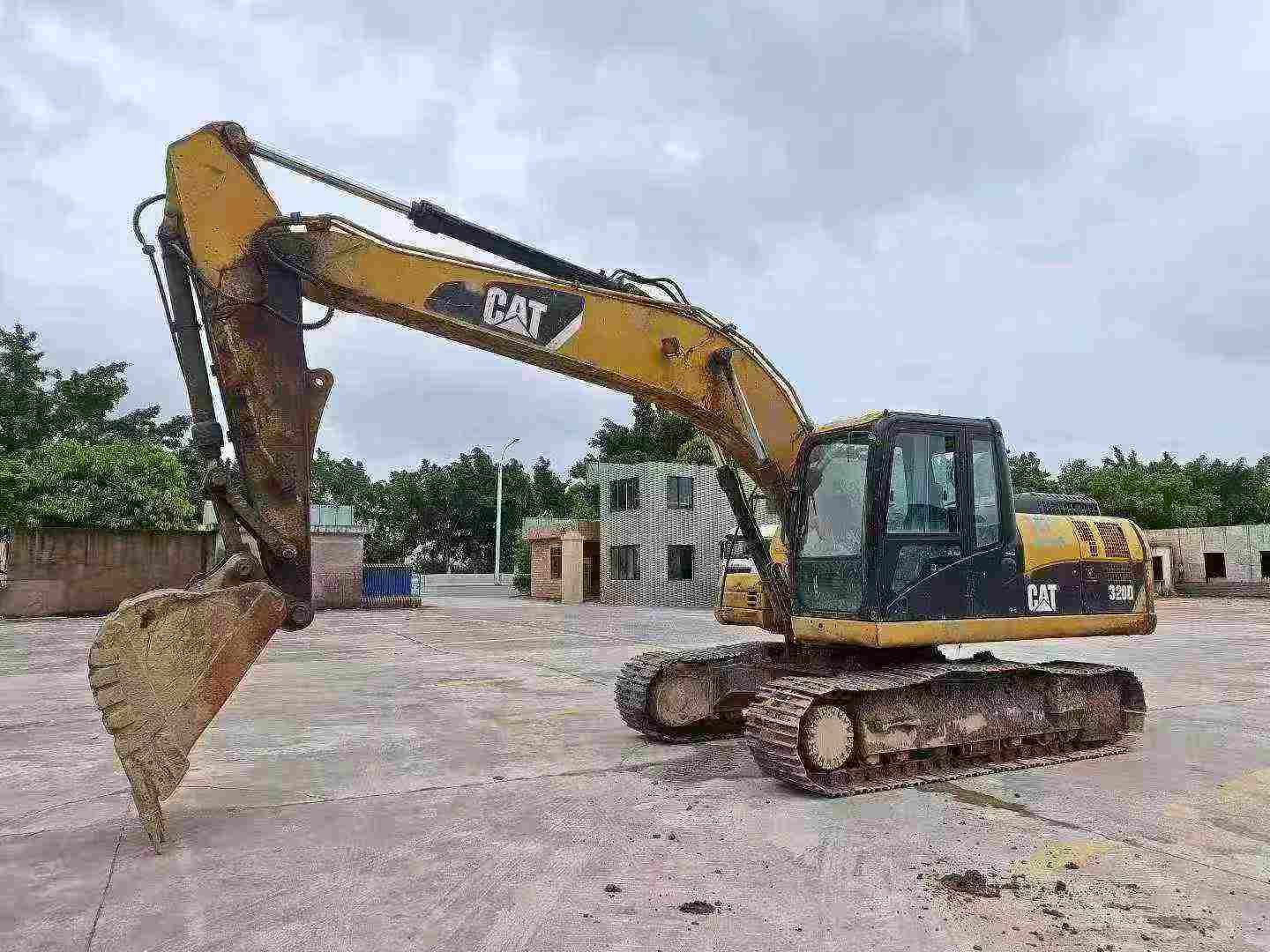 Buy Caterpillar 320D Used Excavator / 1
