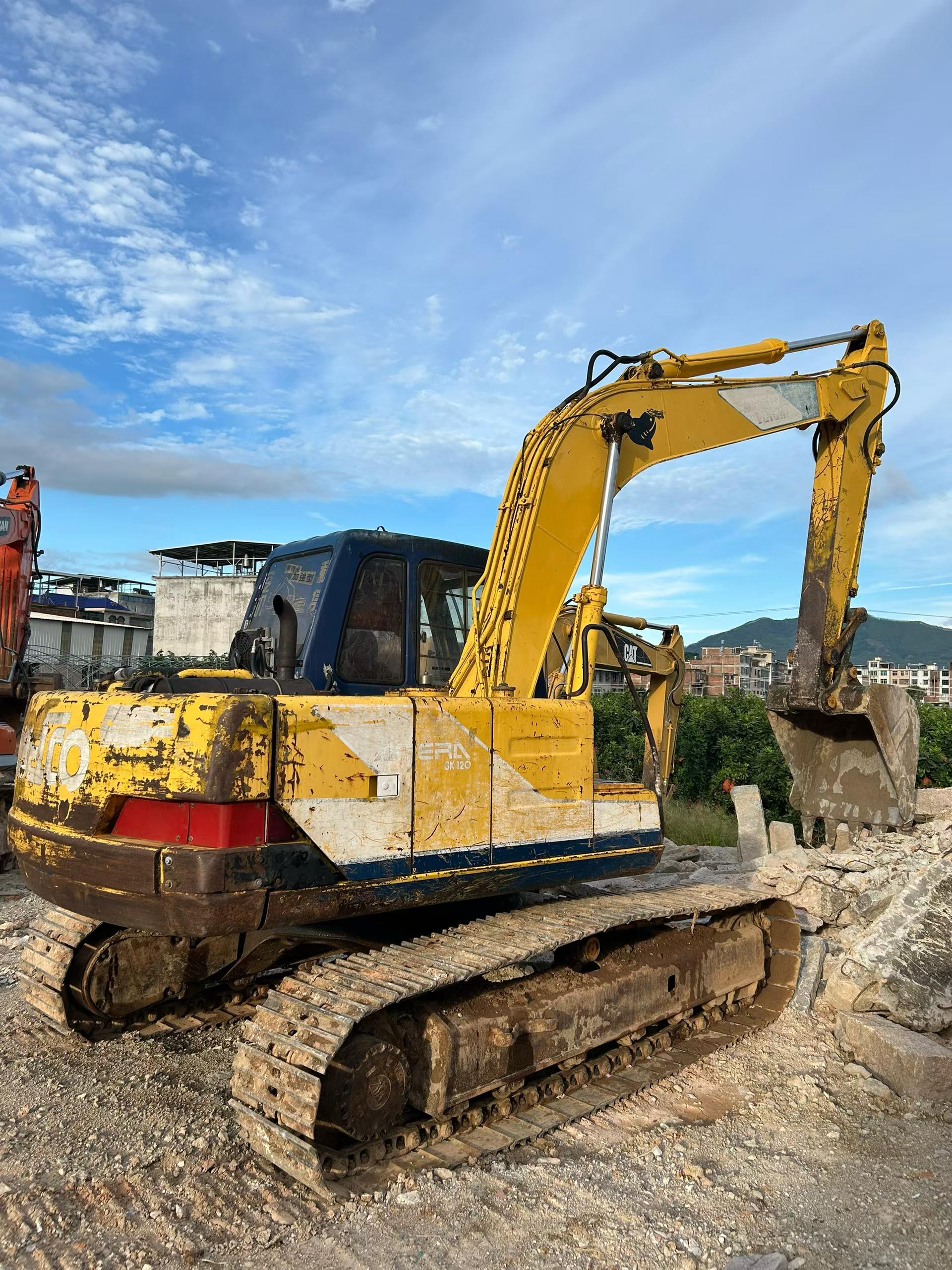 Buy Kobelco SK120-3 Used Excavator / 3 Buy Kobelco SK120-3 Used Excavator / 3