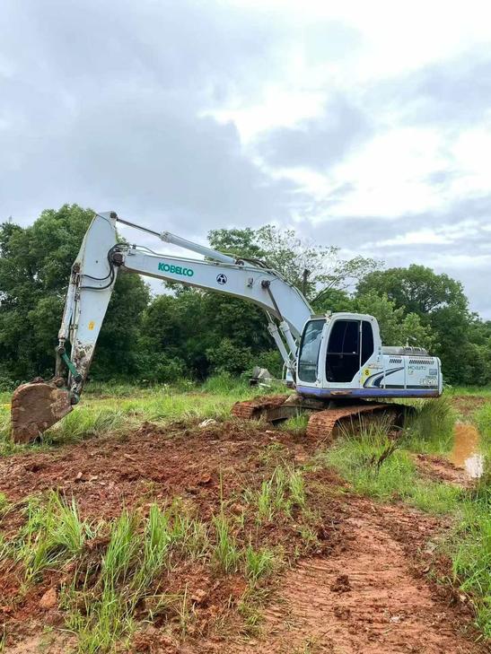 Buy Kobelco SK200-2 Used Excavator / 1