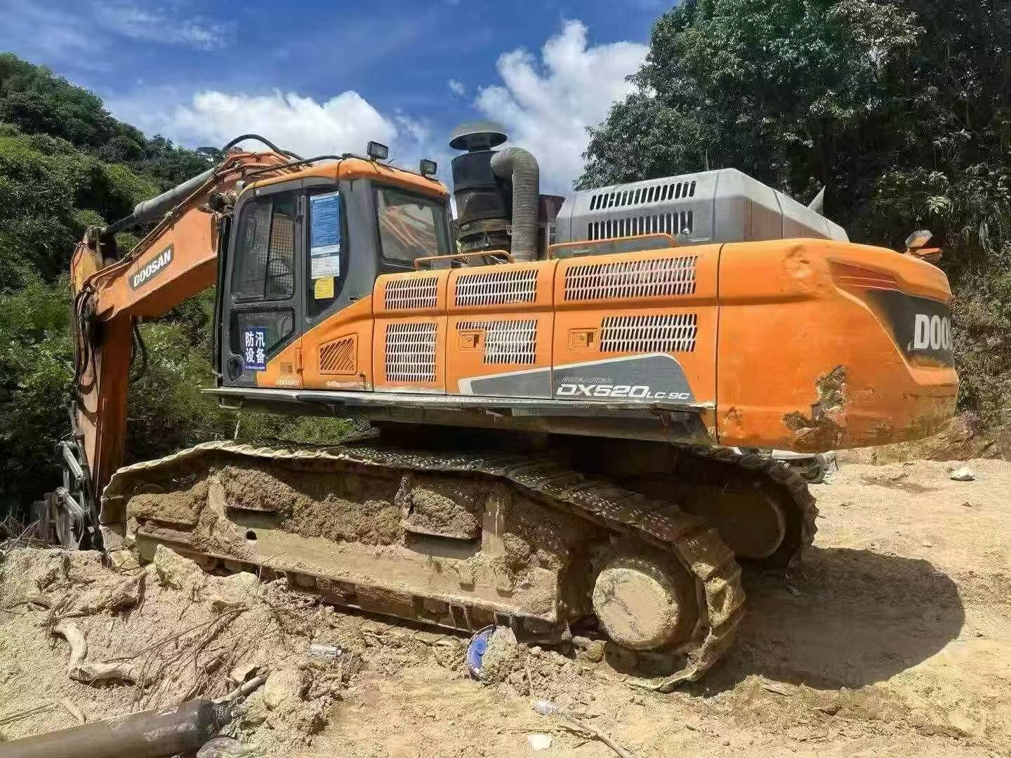 Купить Подержанный Экскаватор Doosan DX520LC / 5 Купить Подержанный Экскаватор Doosan DX520LC / 5