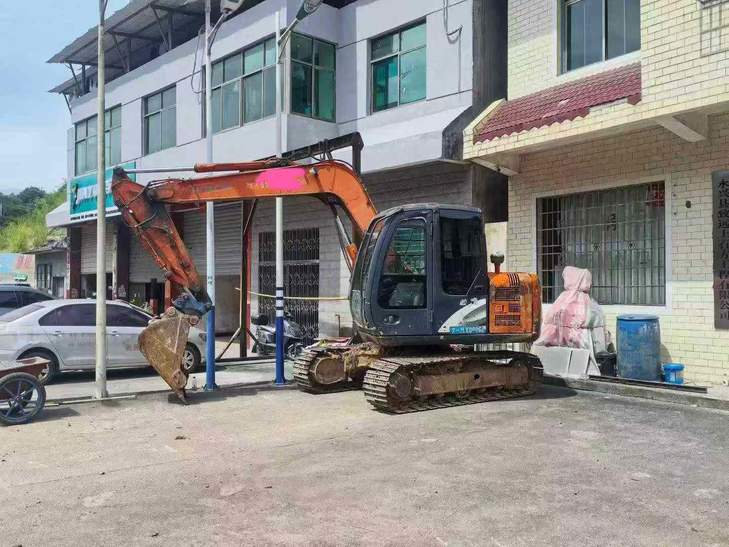 Buy Hitachi ZX70-3 Used Excavator / 1