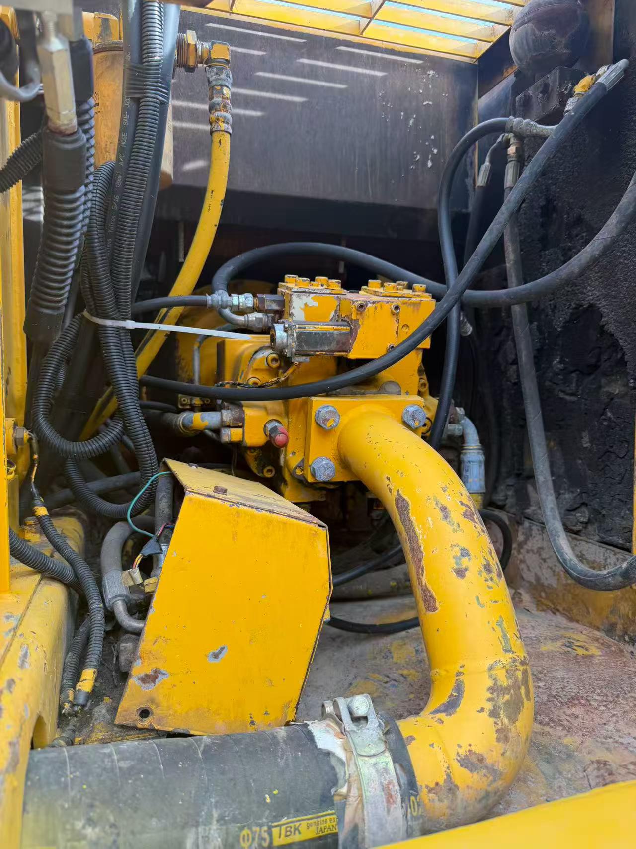 Buy Kato HD512-6 Used Excavator / 5