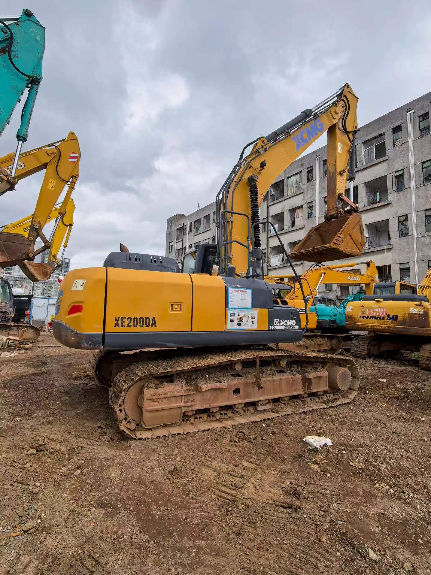Buy XCMG XE200 Used Excavator / 1