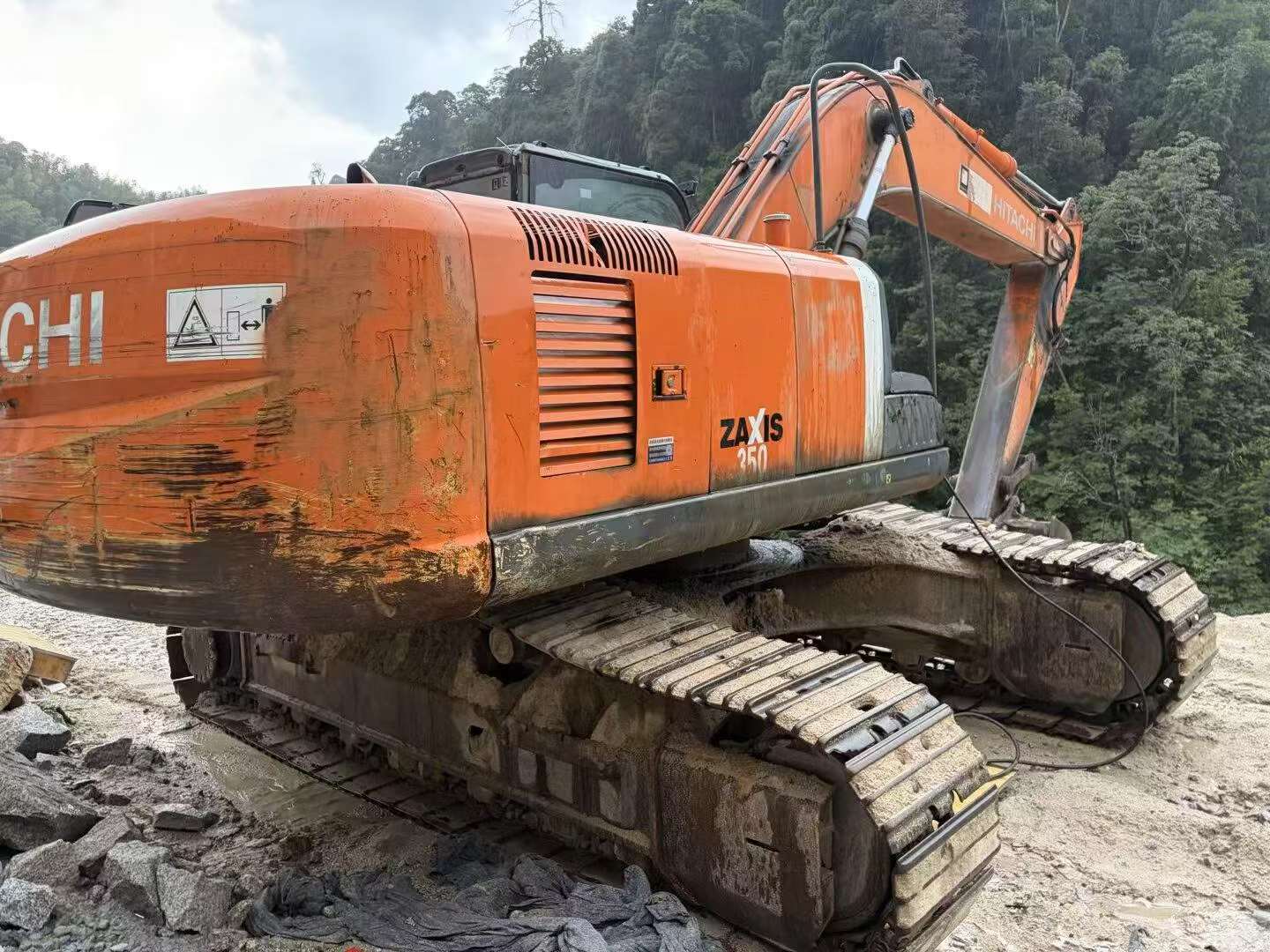 Buy Hitachi EX270 Used Excavator / 8