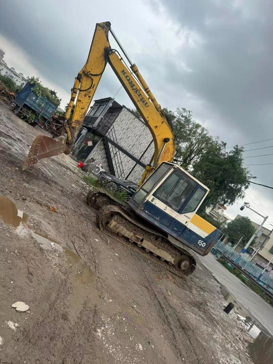 Buy Komatsu PC120-5 Used Excavator / 1