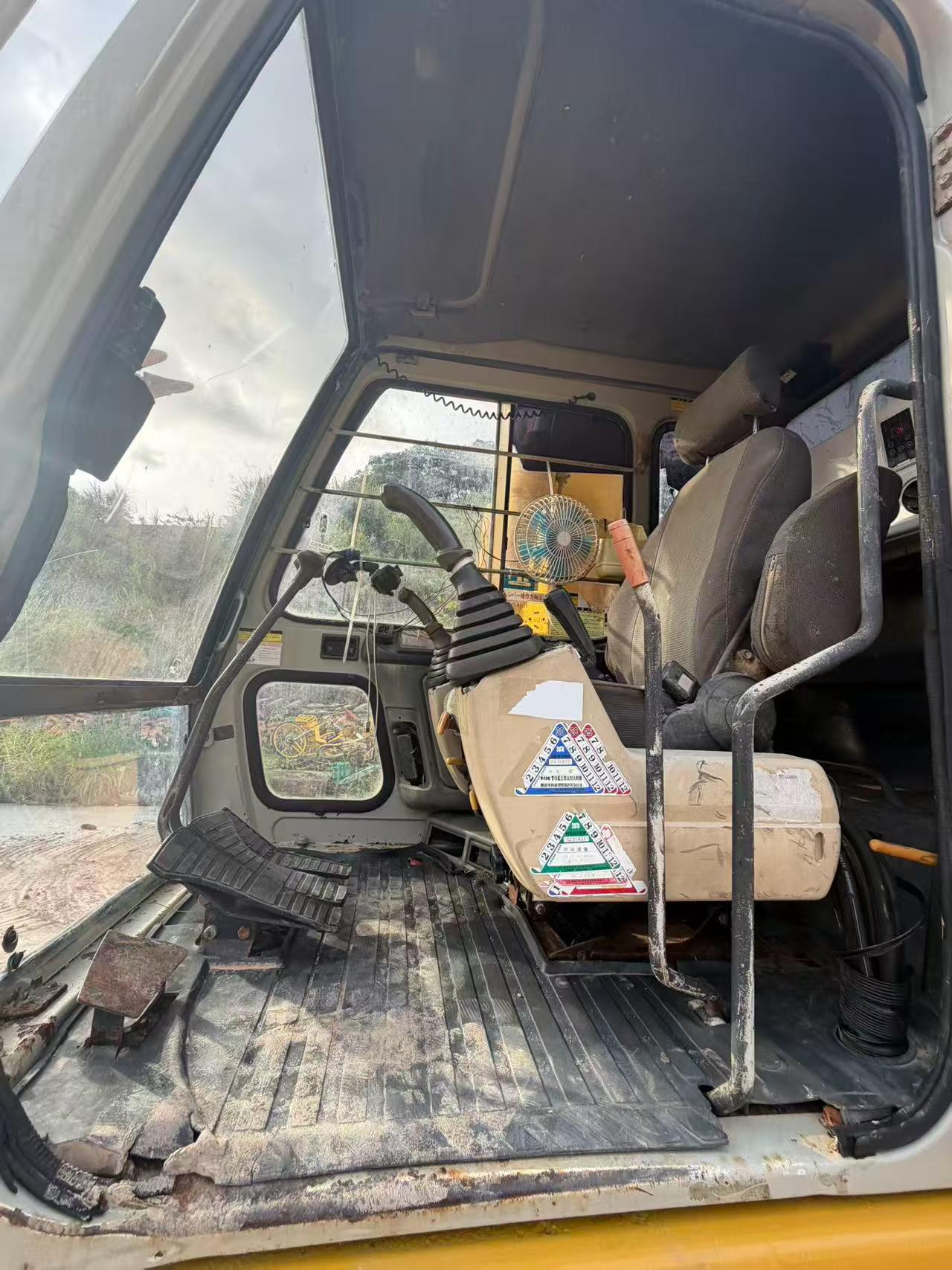 Buy Kato HD512-6 Used Excavator / 6
