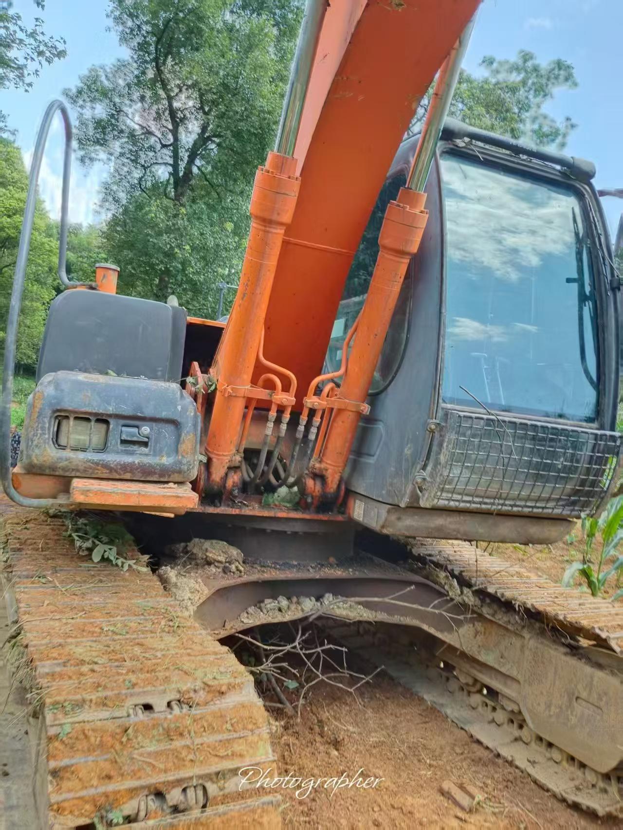 Buy Hitachi EX130 Used Excavator / 2 Buy Hitachi EX130 Used Excavator / 2