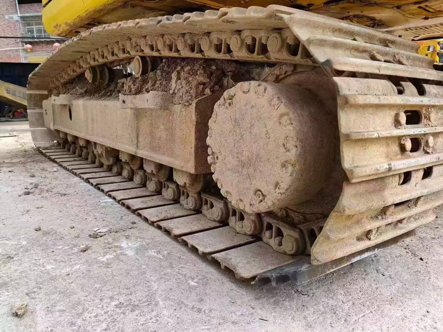 شراء حفارة Komatsu PC160LC-8 مستعملة / 2