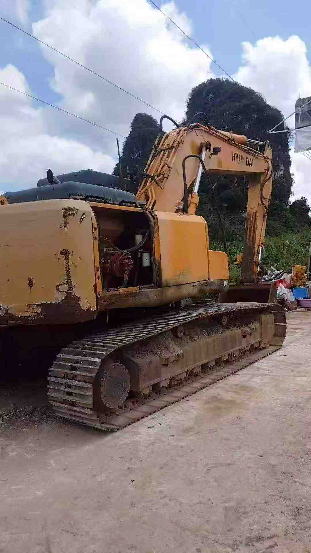 Buy Hyundai R225-7 Used Excavator / 8 Buy Hyundai R225-7 Used Excavator / 8
