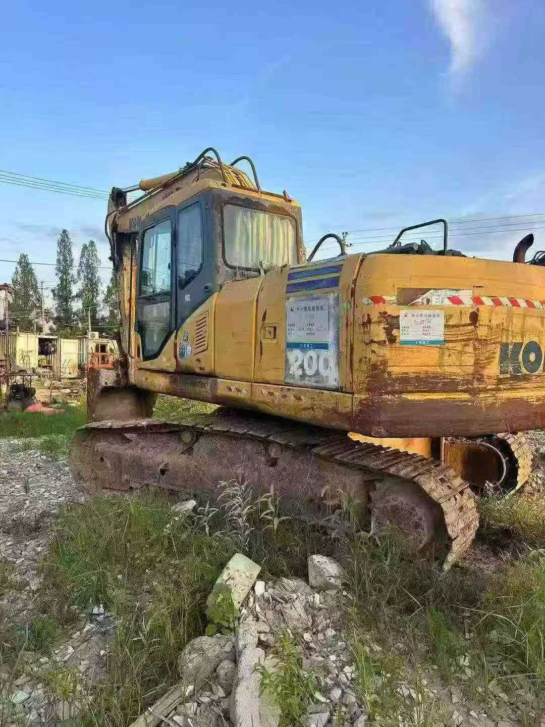 Buy Komatsu PC200-7 Used Excavator / 3 Buy Komatsu PC200-7 Used Excavator / 3