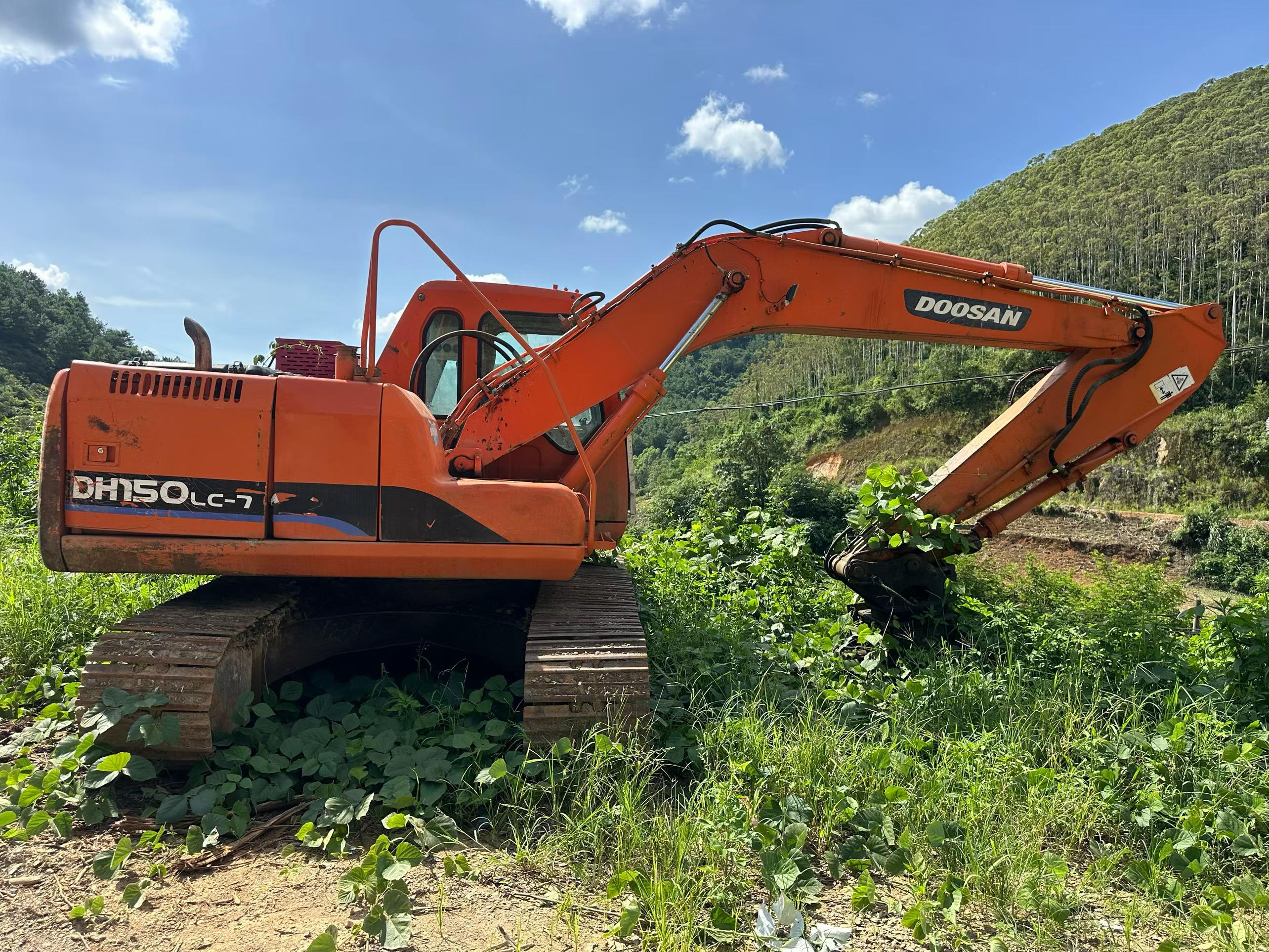 Buy Doosan DH150-7 Used Excavator / 1