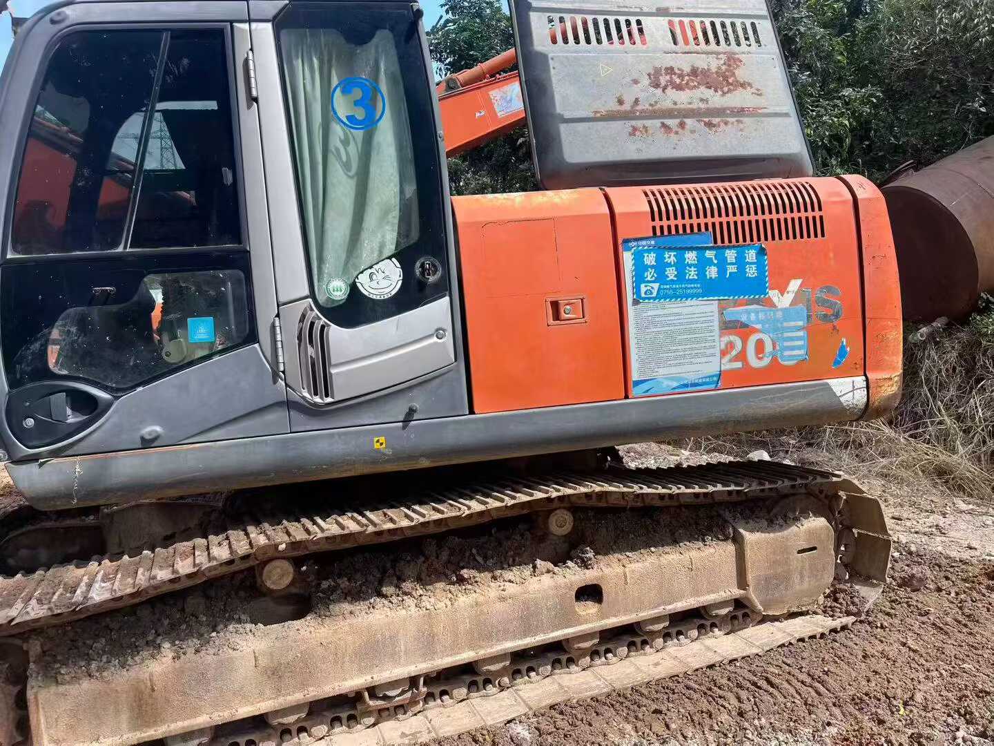 Buy Hitachi EX200-3 Used Excavator / 1