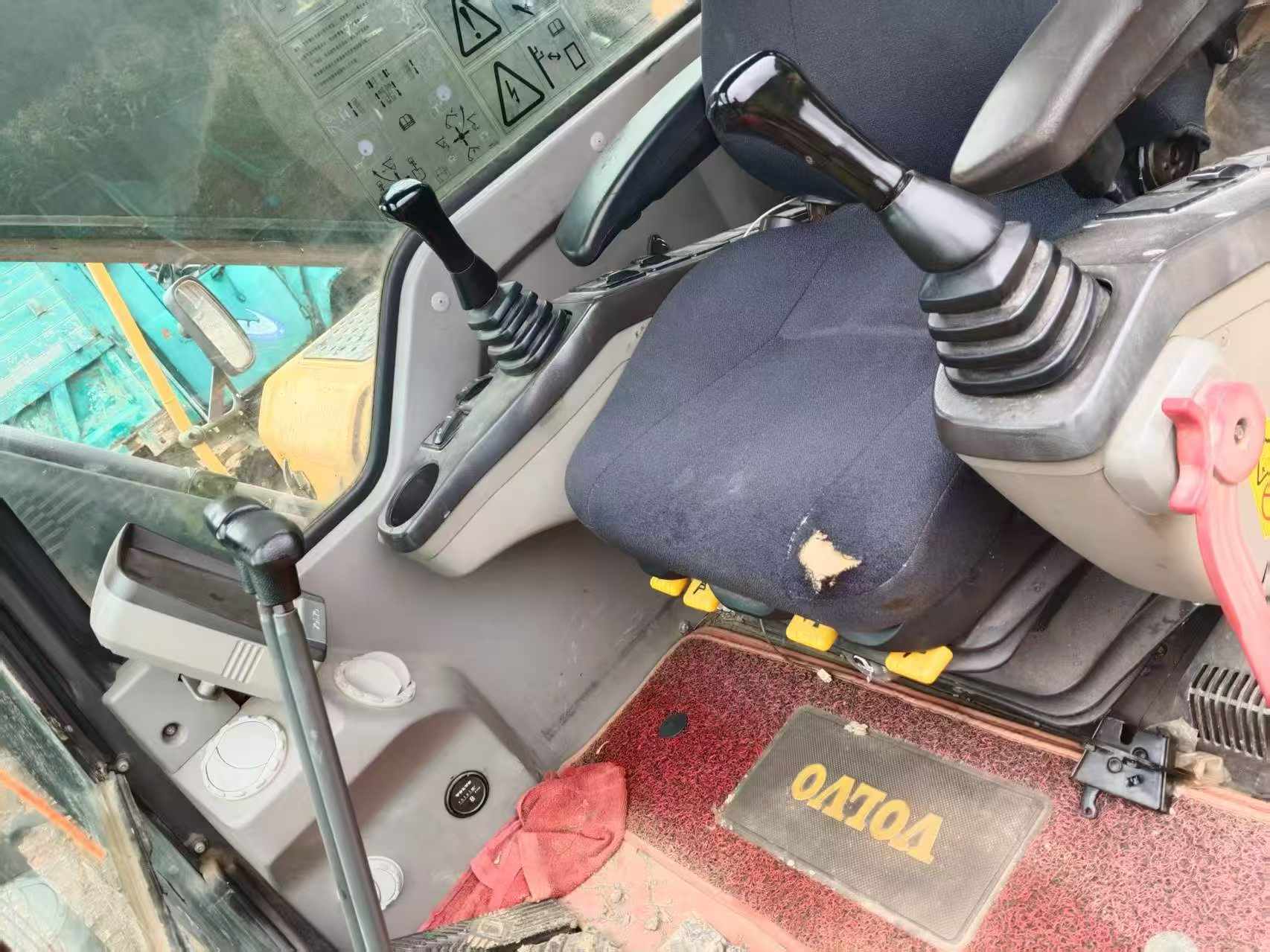 Buy Volvo EC210D Used Excavator / 5 Buy Volvo EC210D Used Excavator / 5