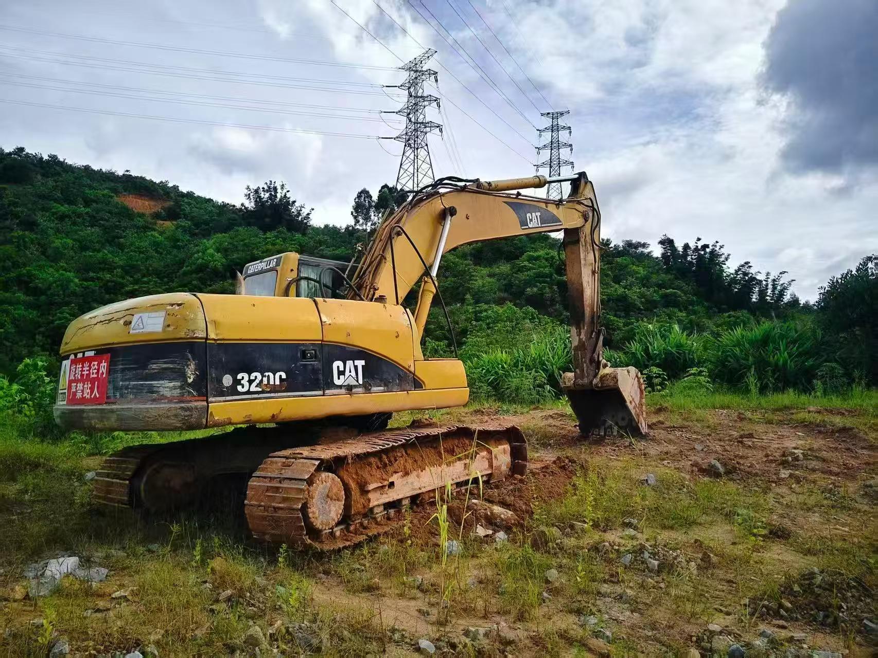 Buy Caterpillar 320C Used Excavator / 2 Buy Caterpillar 320C Used Excavator / 2