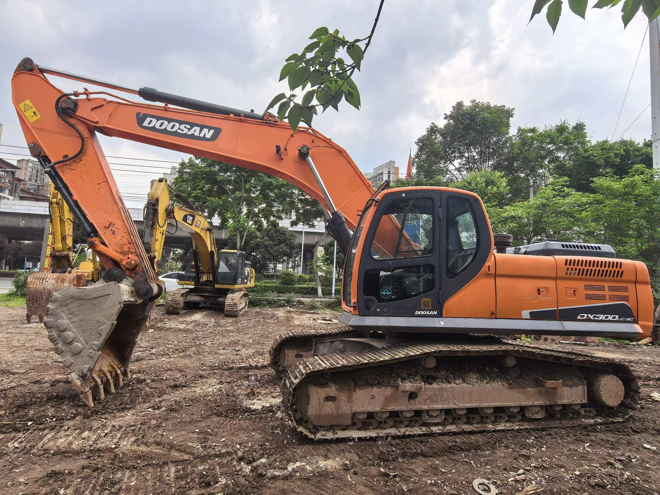 Compre Escavadeira Doosan DX260LC Usada / 2