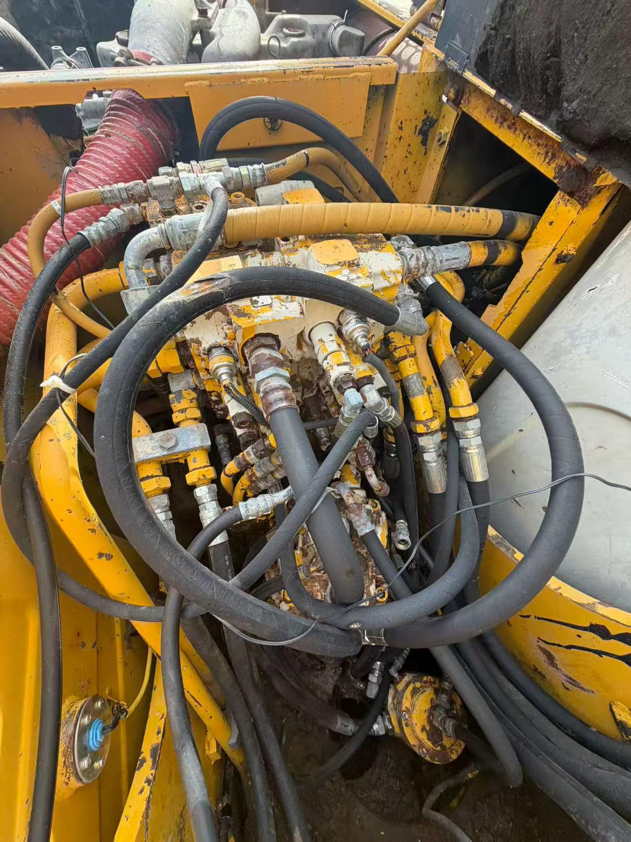 Buy Kato HD512-6 Used Excavator / 4