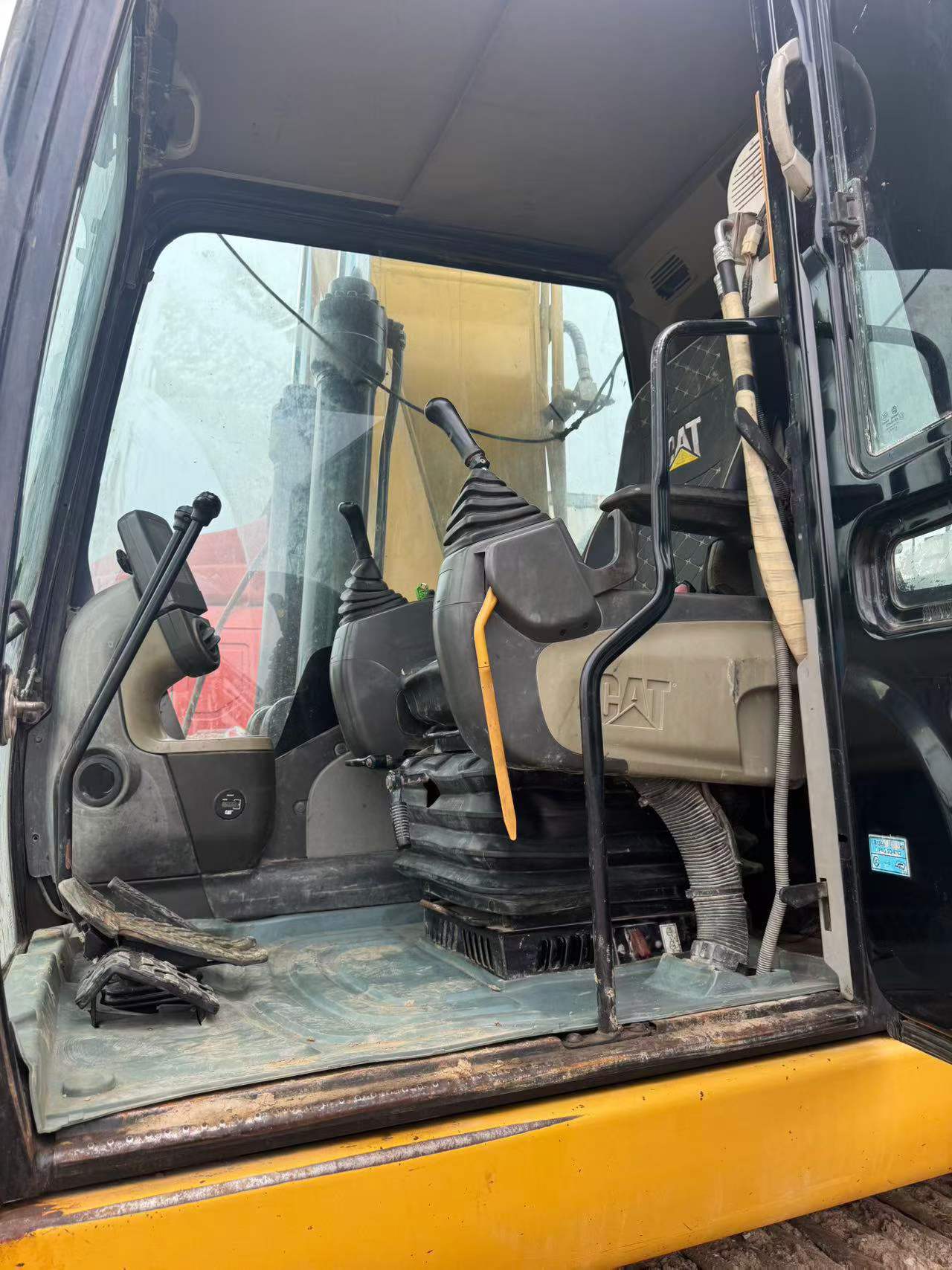 Buy Caterpillar 323 Used Excavator / 6 Buy Caterpillar 323 Used Excavator / 6