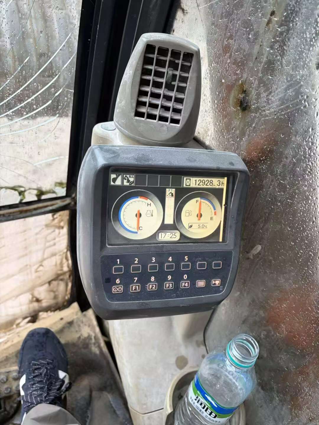 Buy Hitachi EX270 Used Excavator / 9