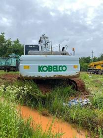 Buy Kobelco SK200-2 Used Excavator / 4 Buy Kobelco SK200-2 Used Excavator / 4