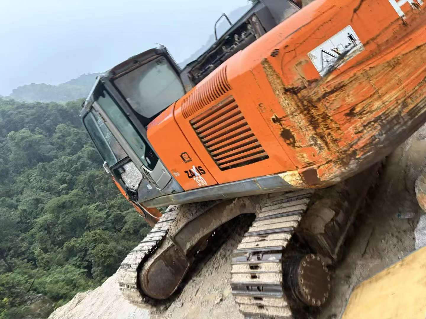 Buy Hitachi EX270 Used Excavator