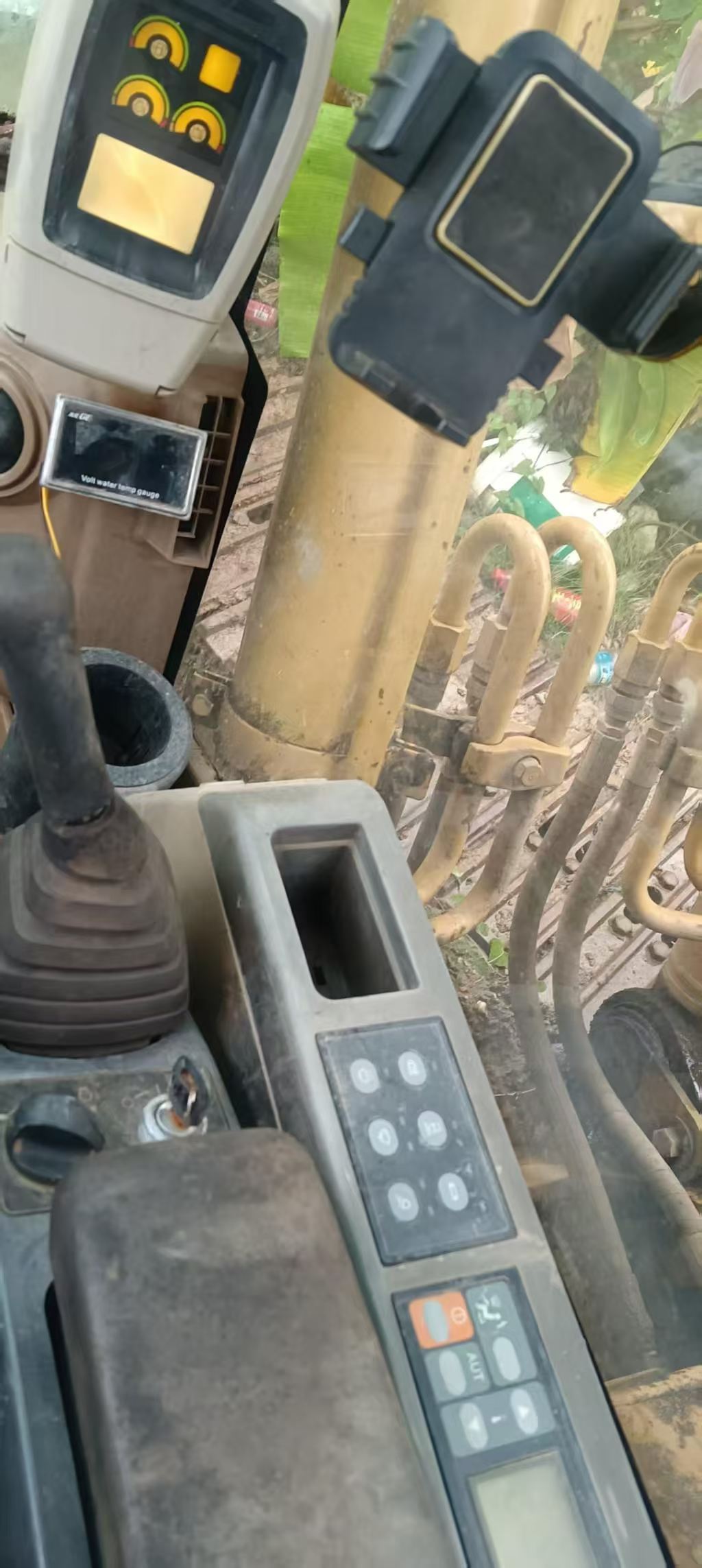 Buy Caterpillar 320C Used Excavator / 3 Buy Caterpillar 320C Used Excavator / 3
