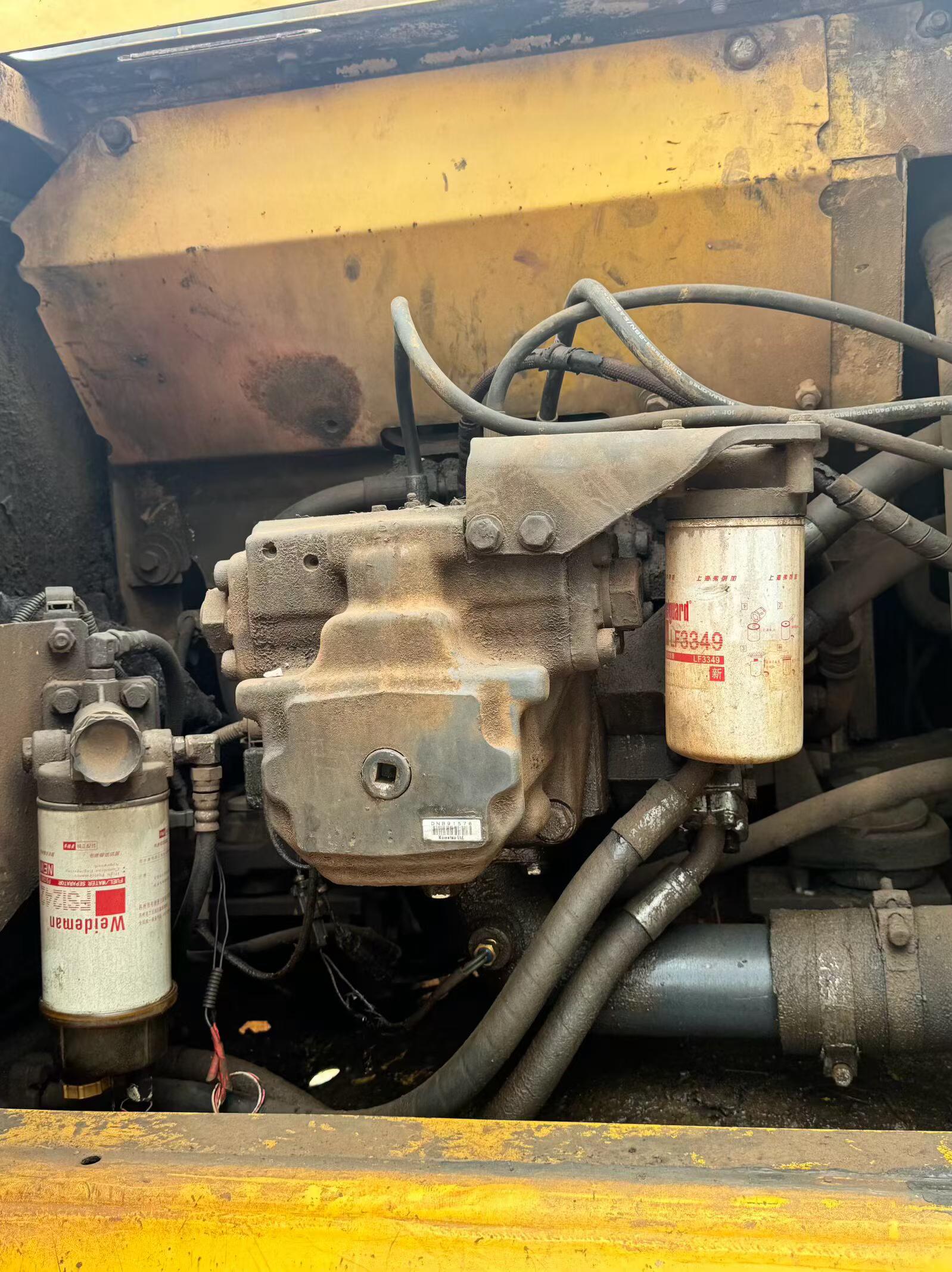 Buy Komatsu PC210-8 Used Excavator / 4