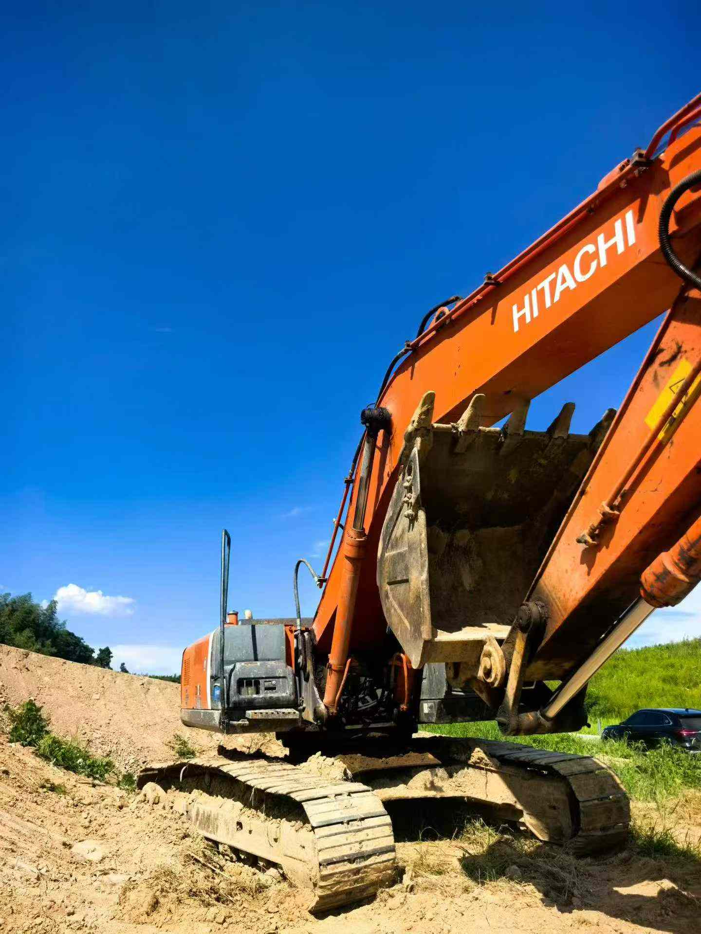 Compre Escavadeira Hitachi ZX240-3G Usada / 2