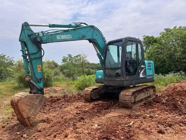 Buy Kobelco SK75 Used Excavator / 1