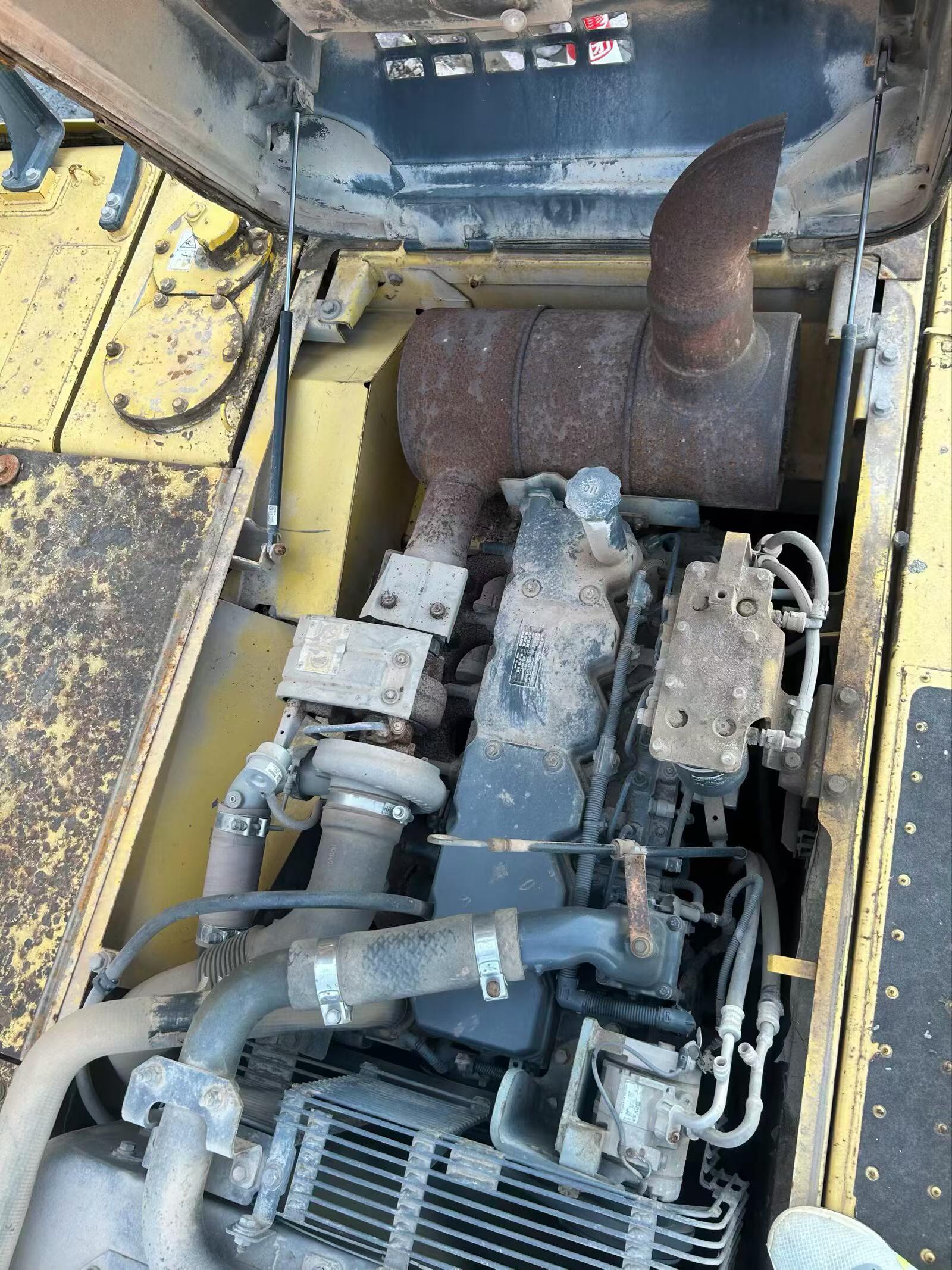 Buy Komatsu PC220-8 Used Excavator / 4 Buy Komatsu PC220-8 Used Excavator / 4