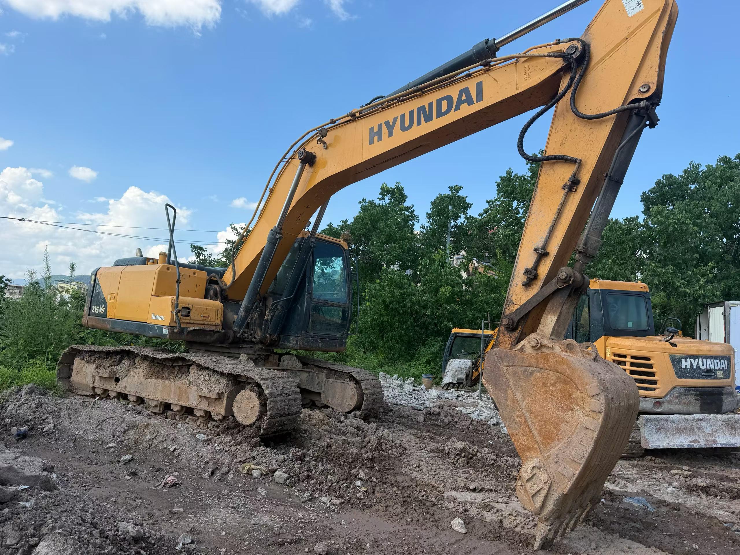 Buy Hyundai R215-7 Used Excavator / 6 Buy Hyundai R215-7 Used Excavator / 6