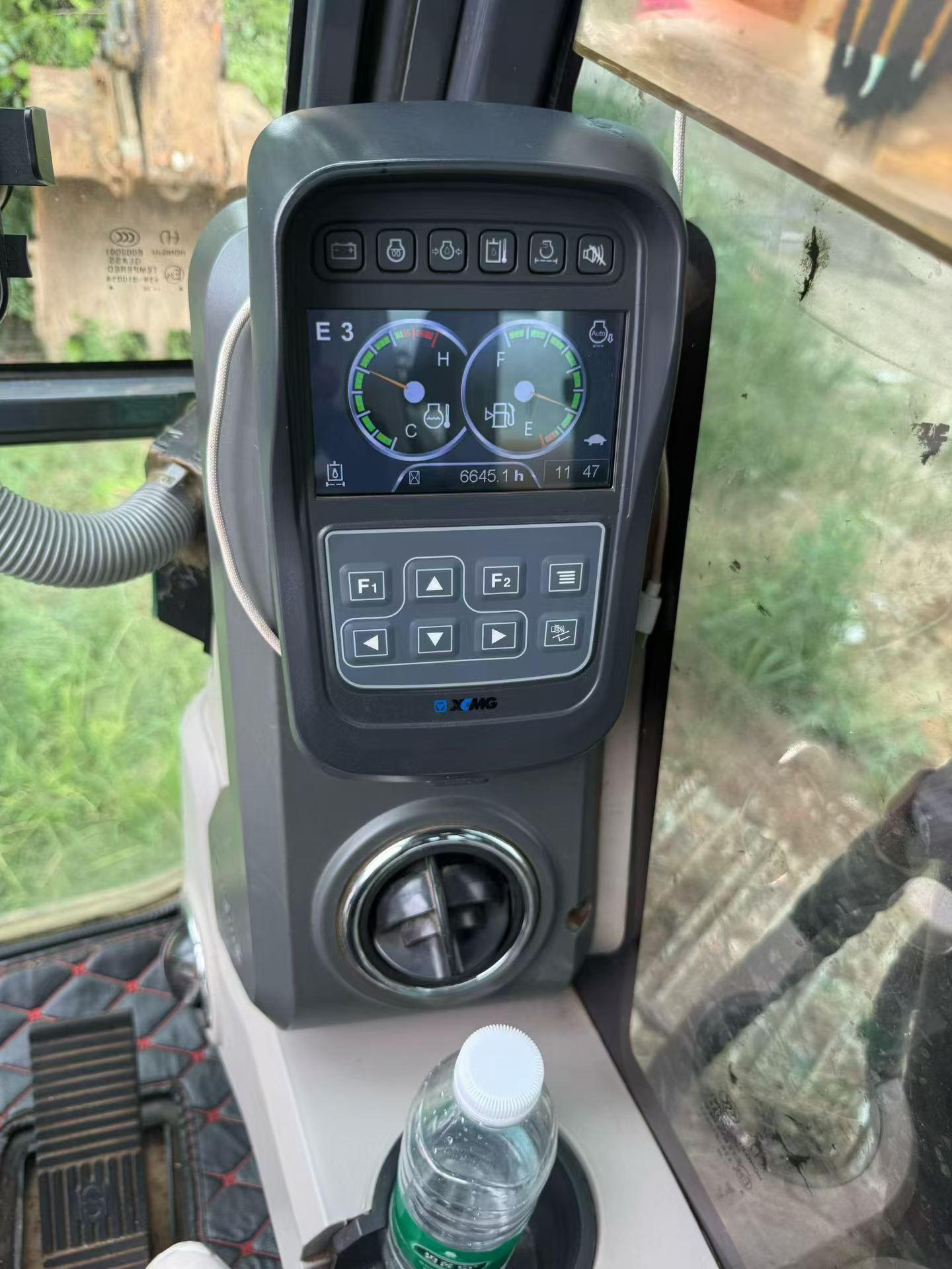 Buy XCMG XE75C Used Excavator / 1
