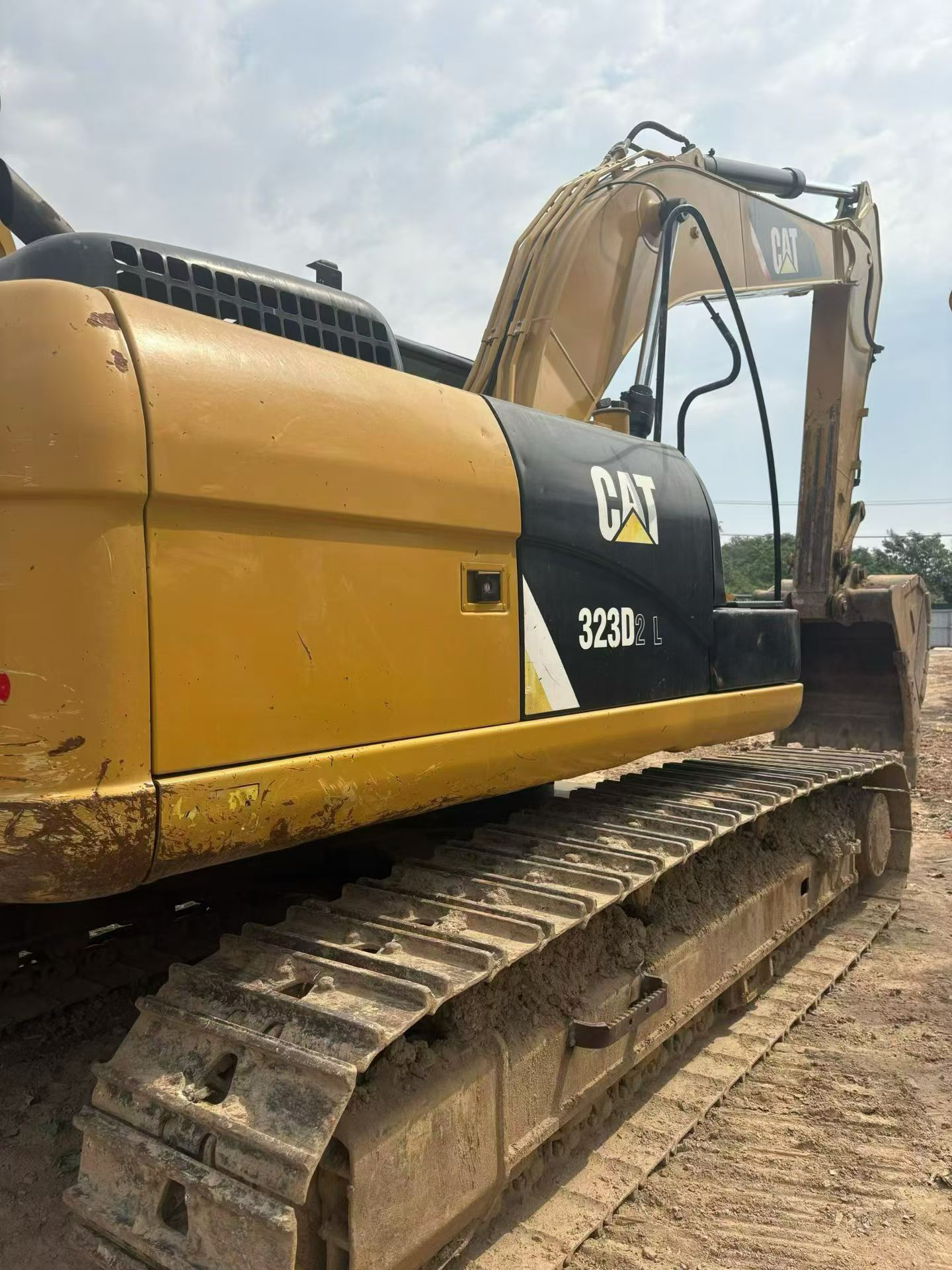 Buy Caterpillar 323D2L Used Excavator / 3 Buy Caterpillar 323D2L Used Excavator / 3