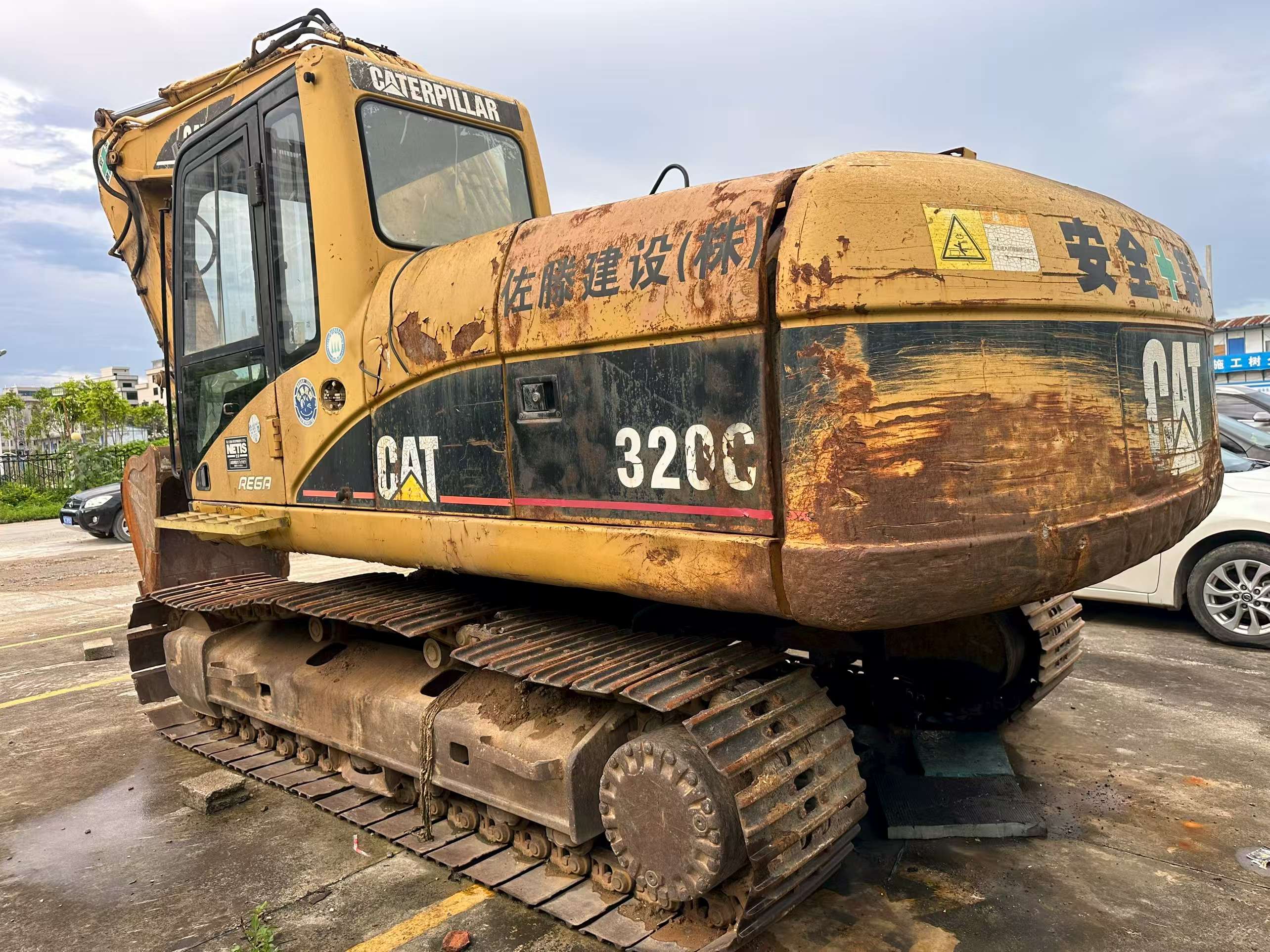 Buy Caterpillar 320C Used Excavator / 1