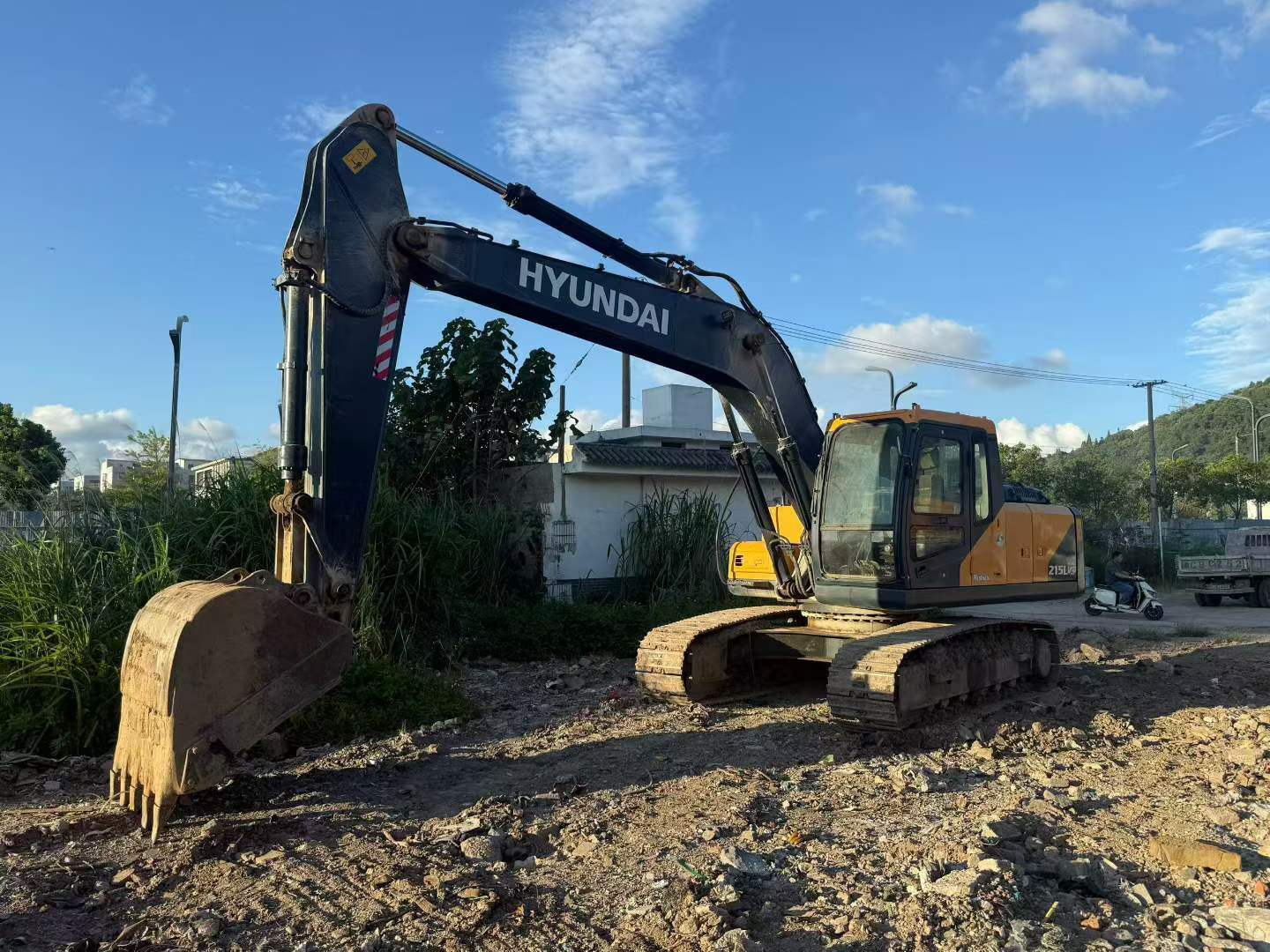 Buy Hyundai R215-7 Used Excavator / 1