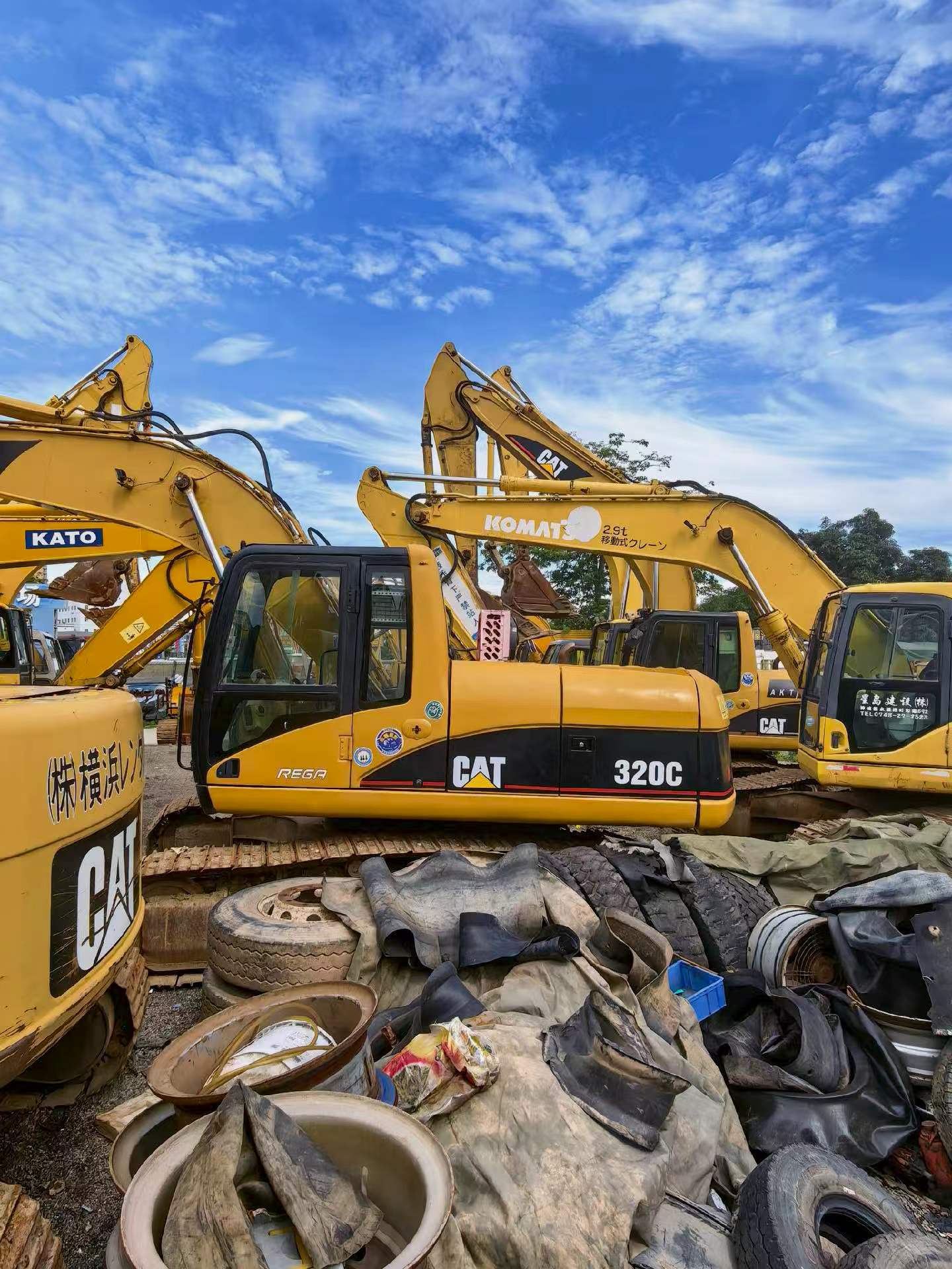 Buy Caterpillar 320C Used Excavator / 1